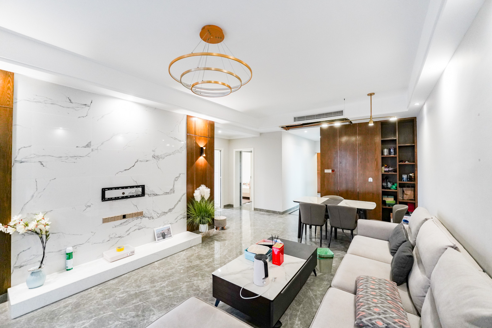 星城荣域  3室2厅2卫    155.0万客厅