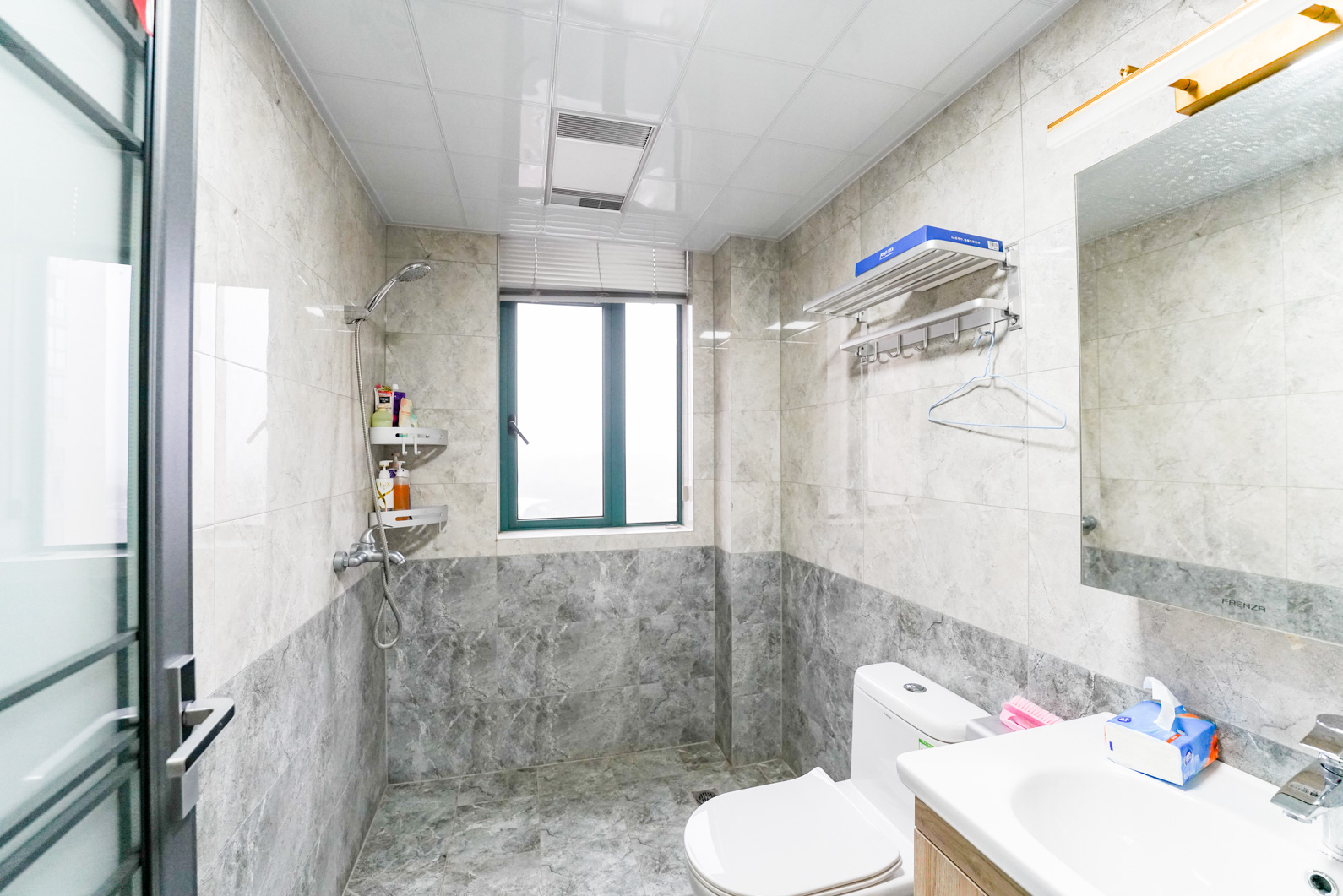 星城荣域  3室2厅2卫    155.0万卫生间