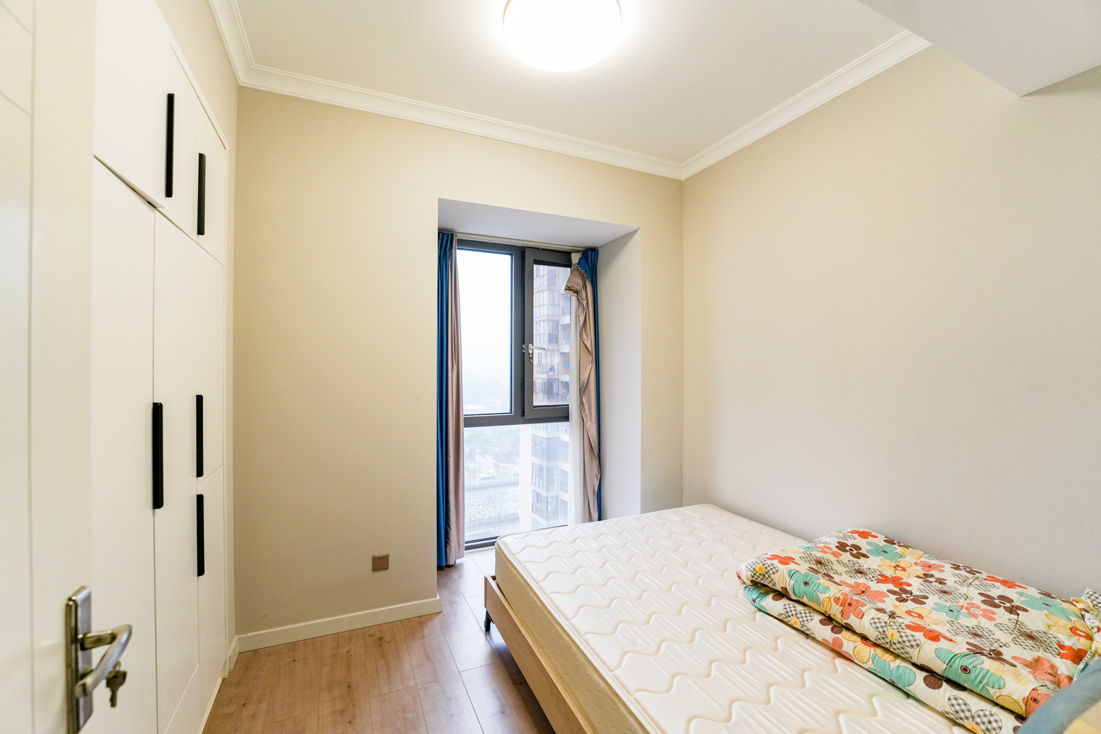 星城荣域  3室2厅2卫    155.0万卧室