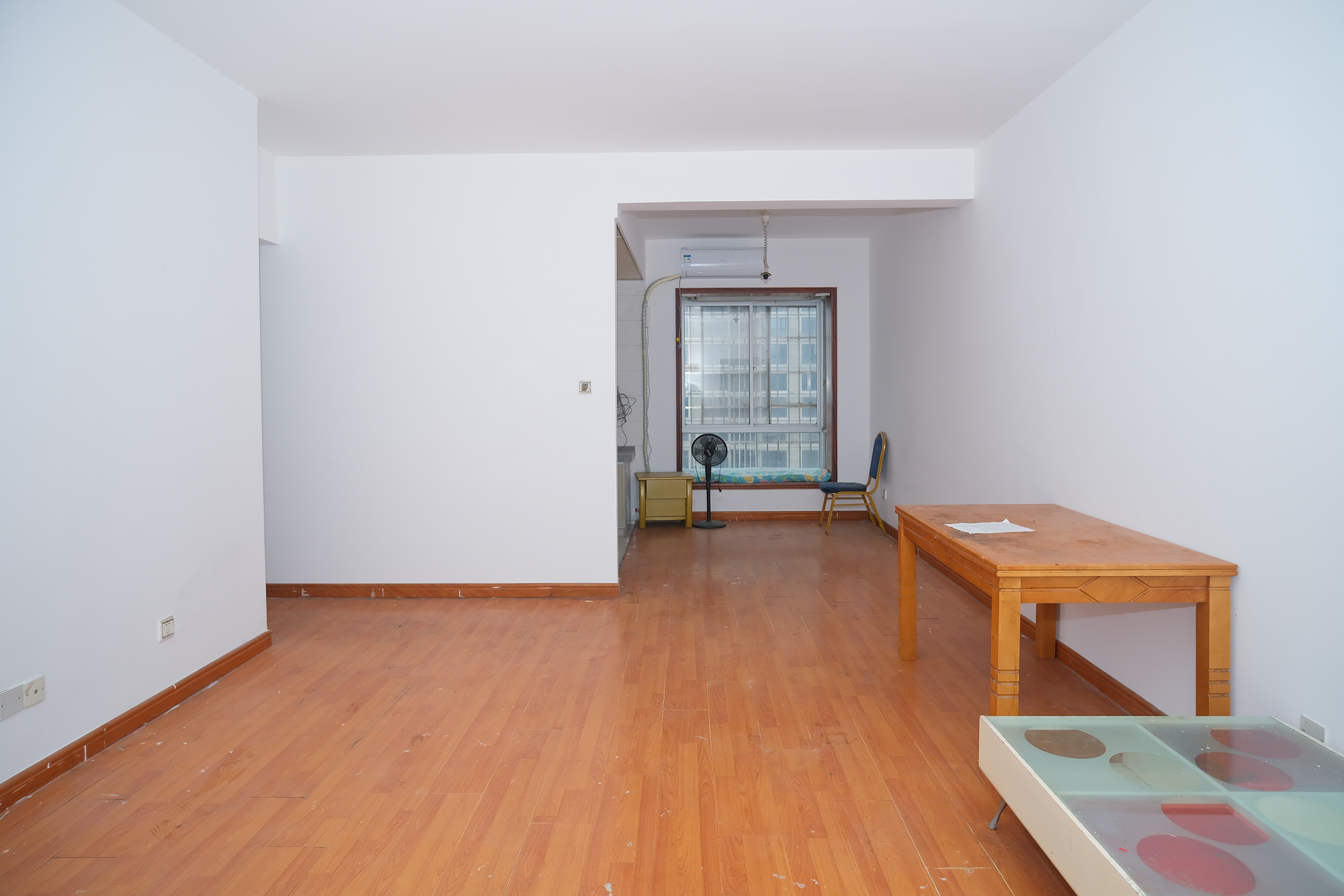 星沙商业步行街 2室1厅1卫 43.0万 星沙商业步行街 2室1厅1卫 43.0万客厅