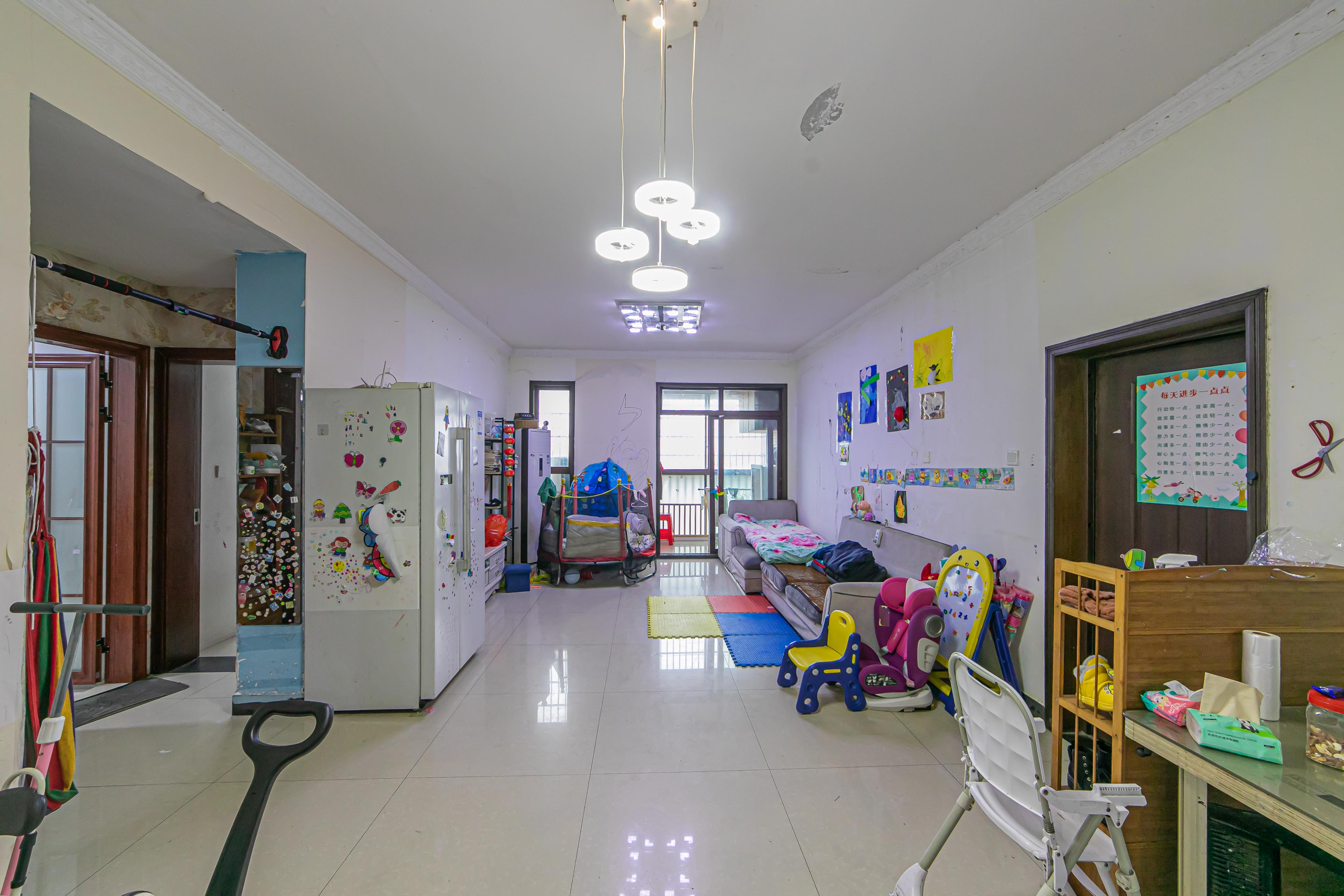 鹏基诺亚山林 2室2厅1卫 71.60万 鹏基诺亚山林 2室2厅1卫 71.60万客厅