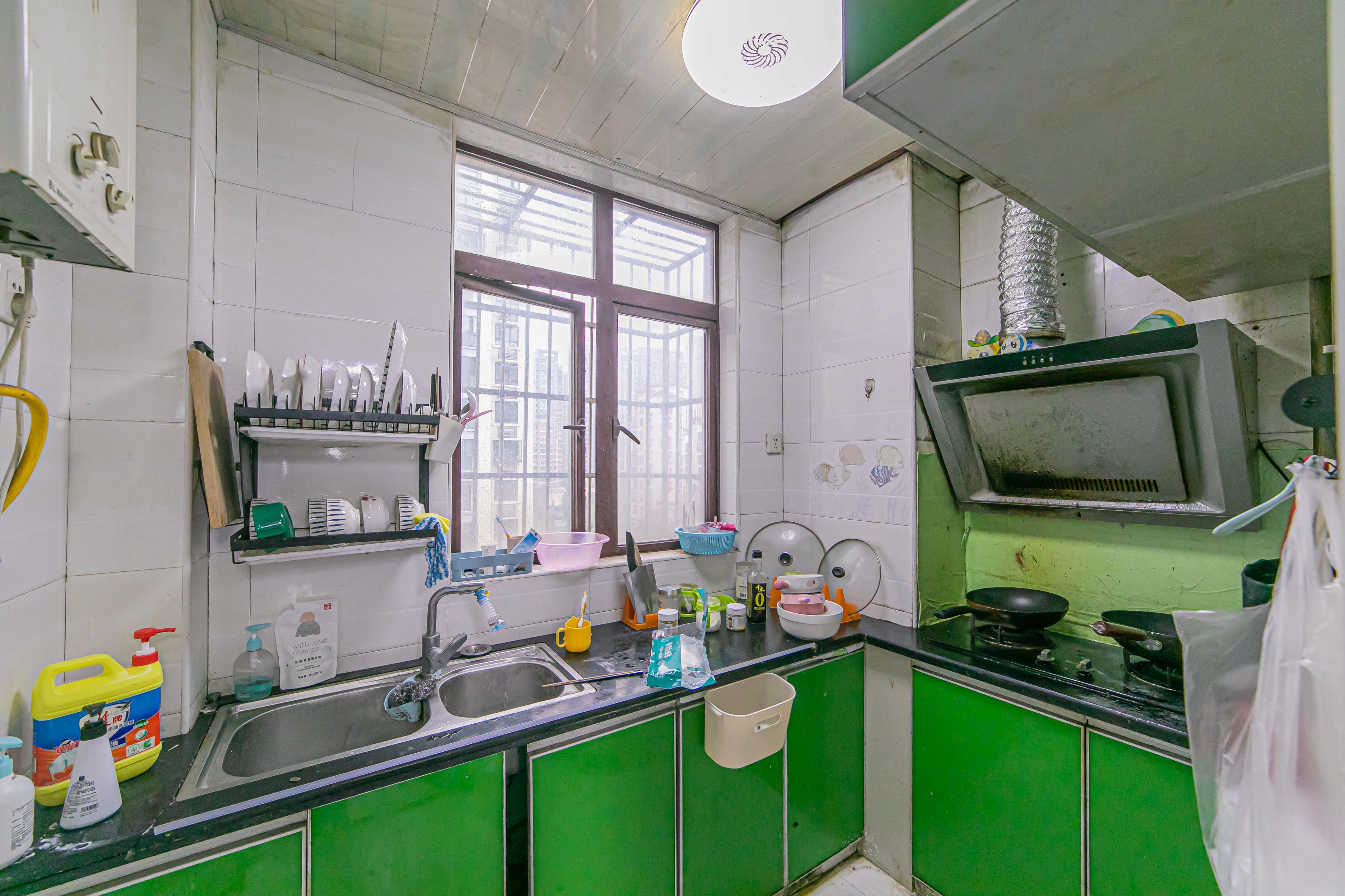 鹏基诺亚山林 2室2厅1卫 71.60万 鹏基诺亚山林 2室2厅1卫 71.60万厨房