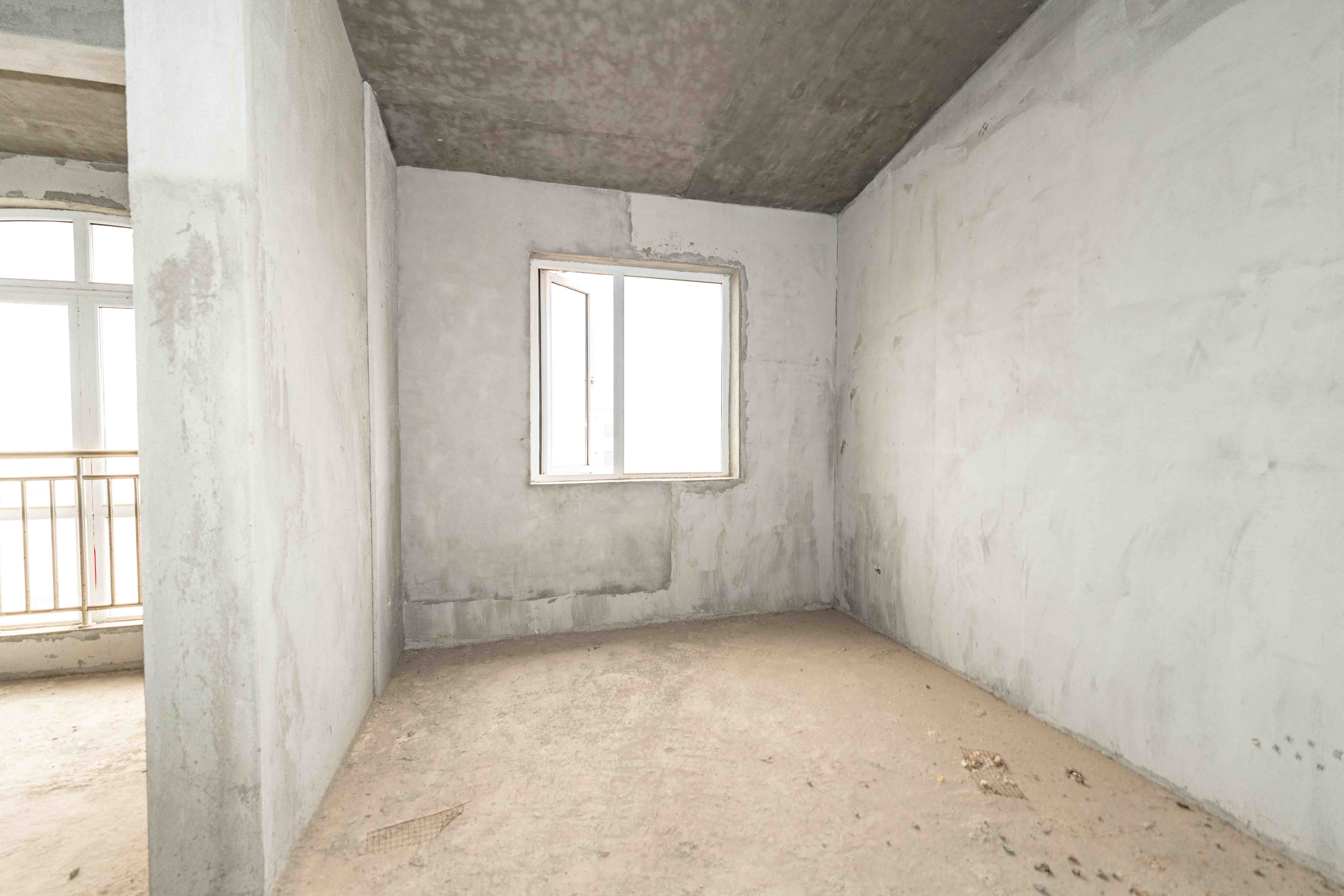 丽发新城  4室2厅2卫    83.8万卧室