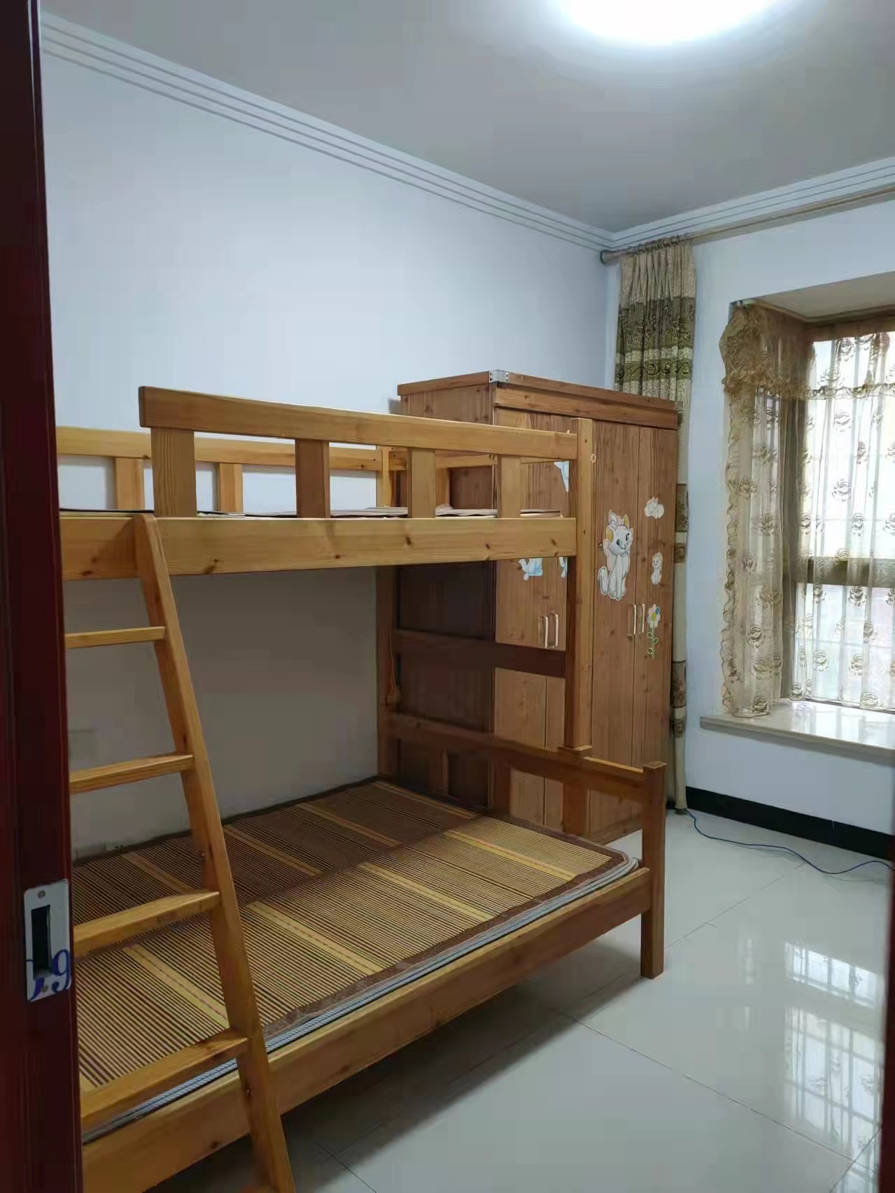 东方豪苑  3室2厅2卫   1800.00元/月室内图