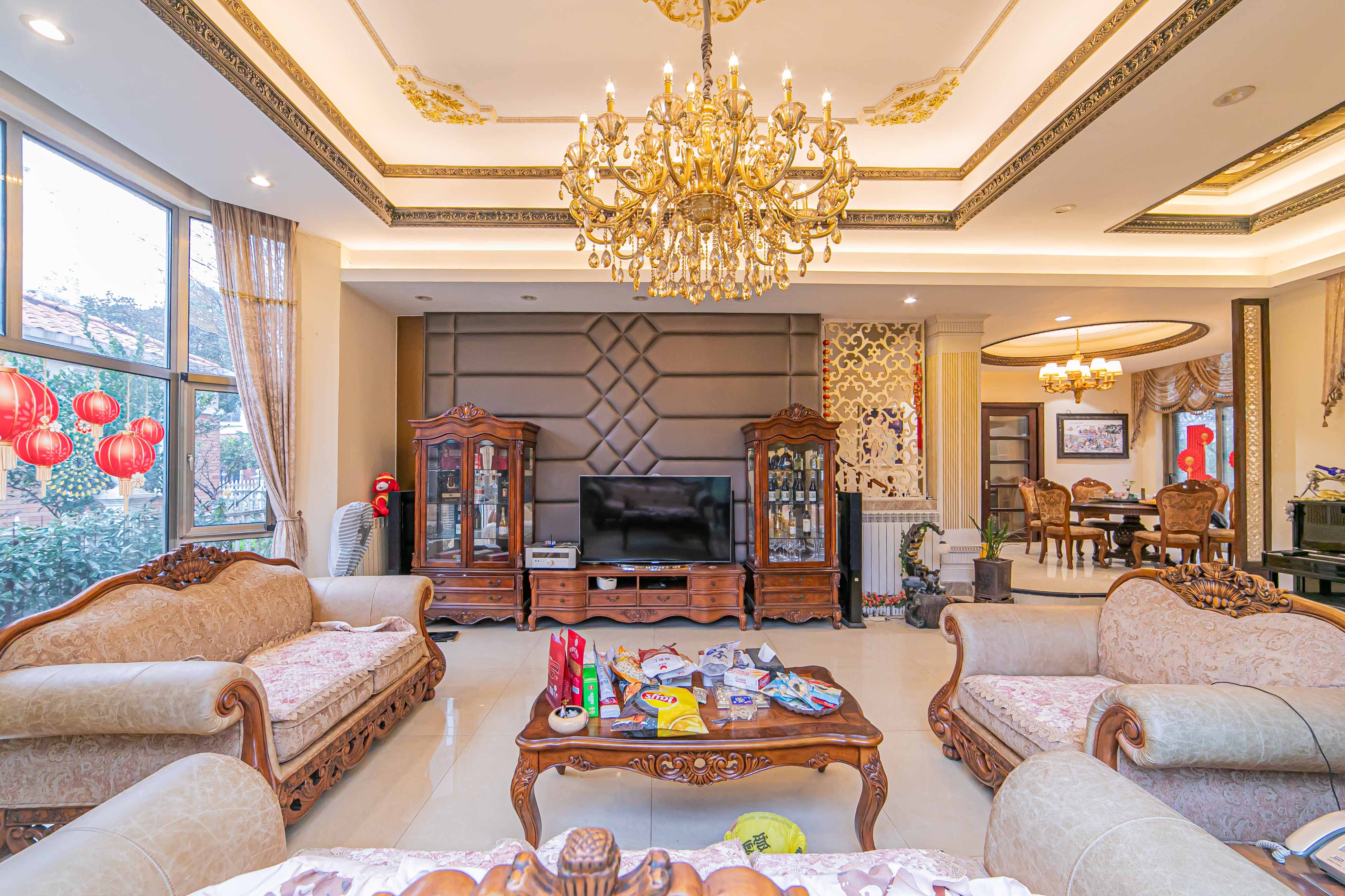 碧桂园威尼斯城 6室2厅5卫 695.88万 碧桂园威尼斯城 6室2厅5卫 695.88万客厅