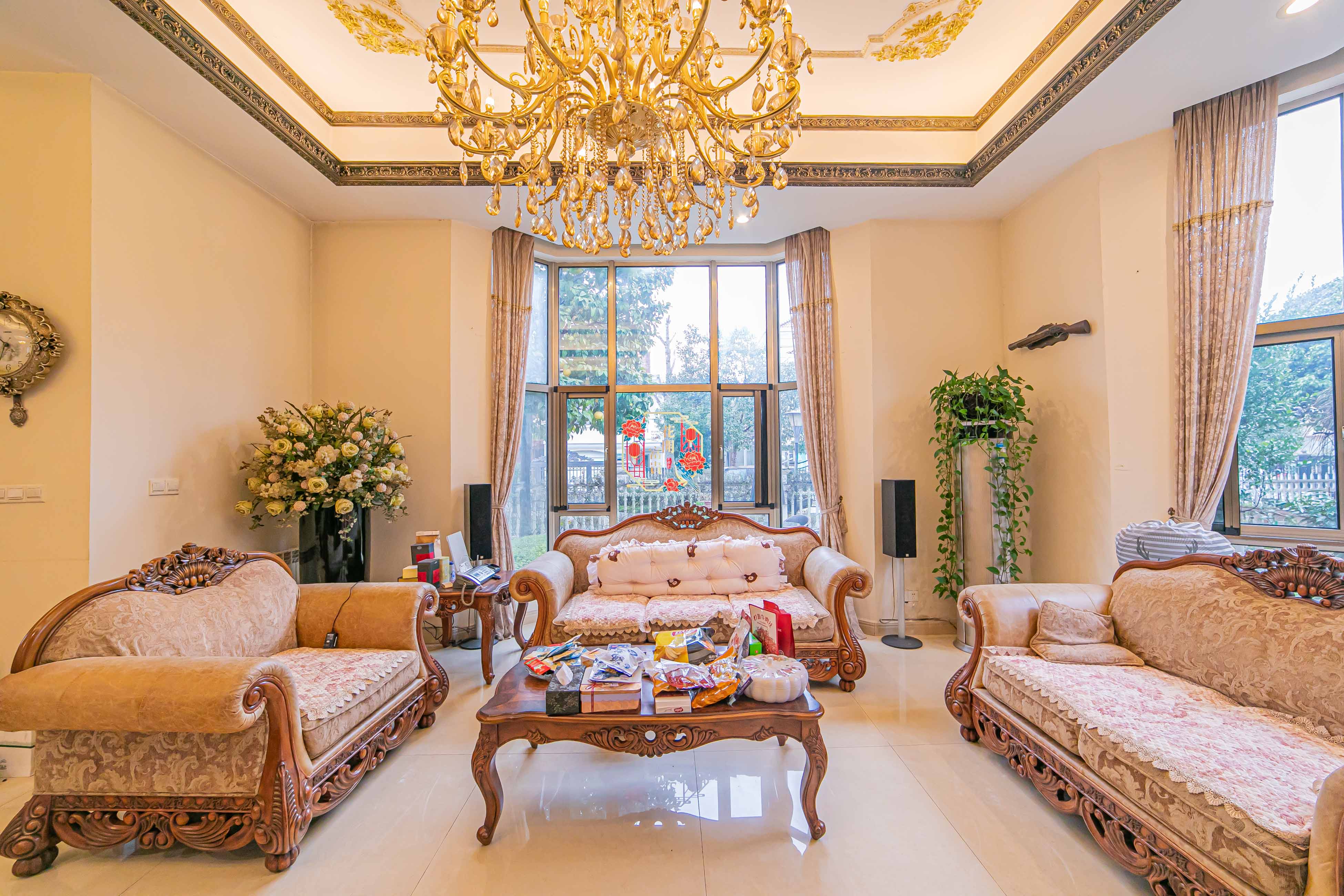 碧桂园威尼斯城 6室2厅5卫 695.88万 碧桂园威尼斯城 6室2厅5卫 695.88万客厅