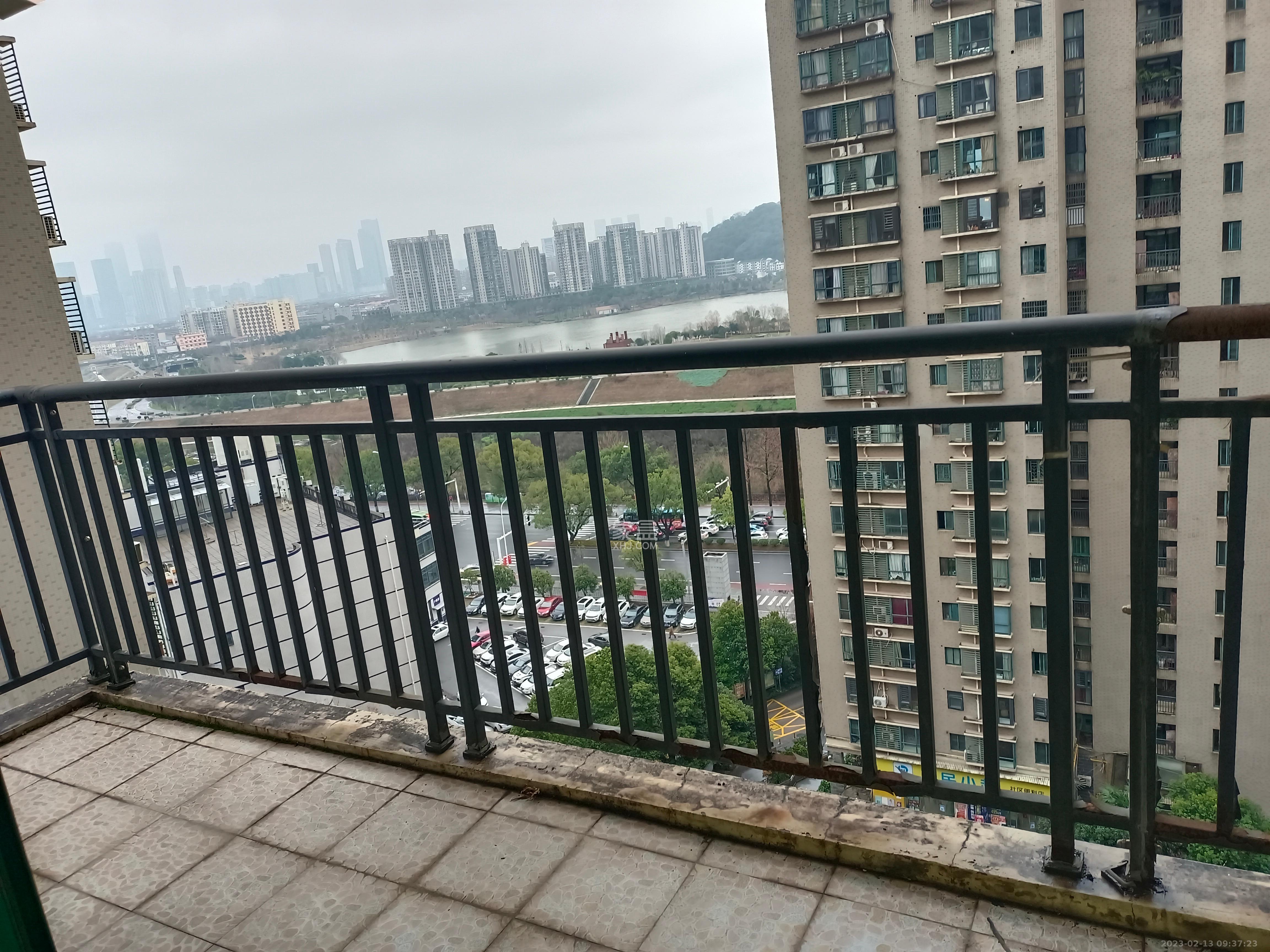 西湖丽景  3室2厅2卫   3400.00元/月室内图