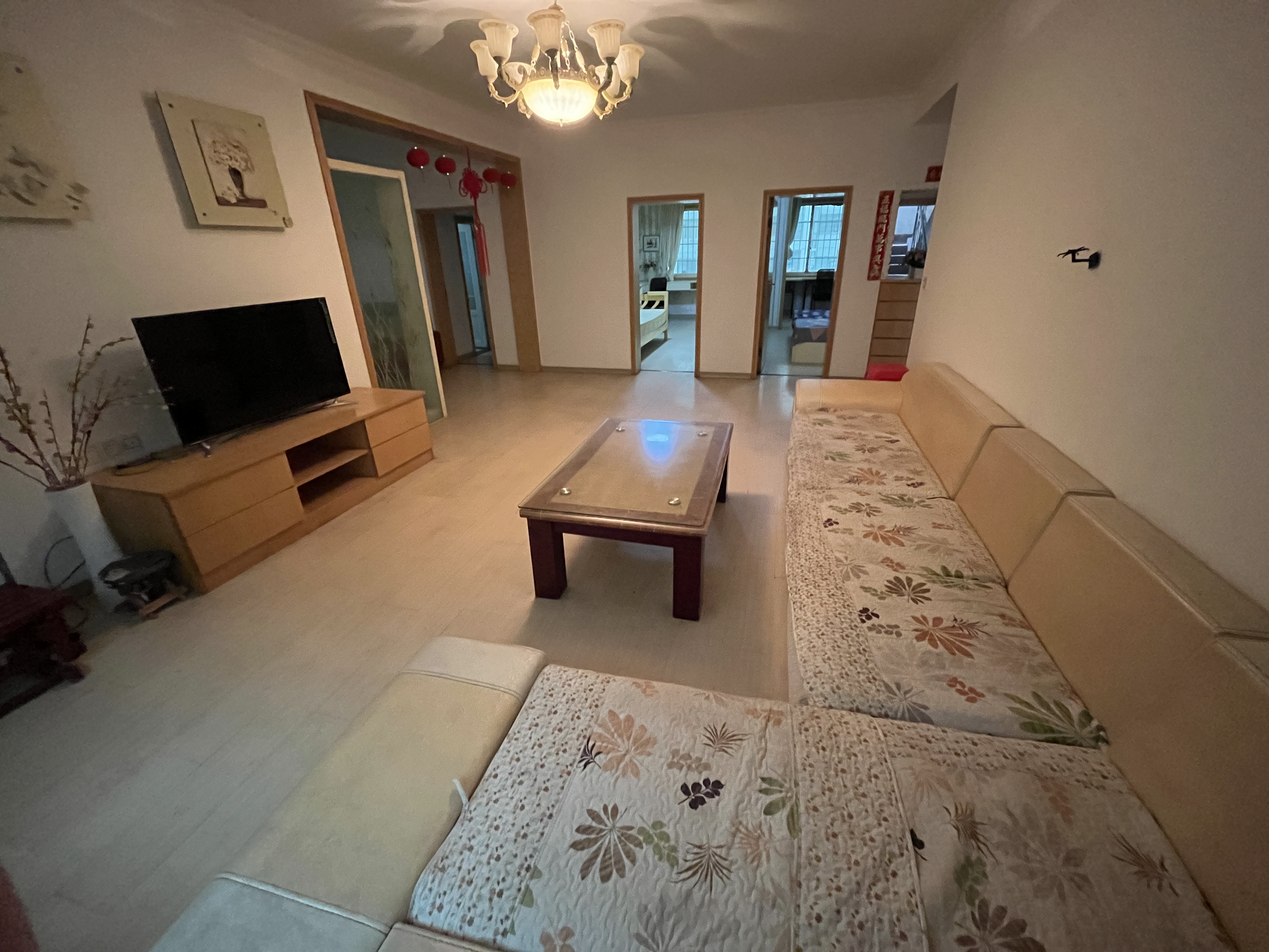 名牌大厦  3室2厅2卫   2000.00元/月室内图