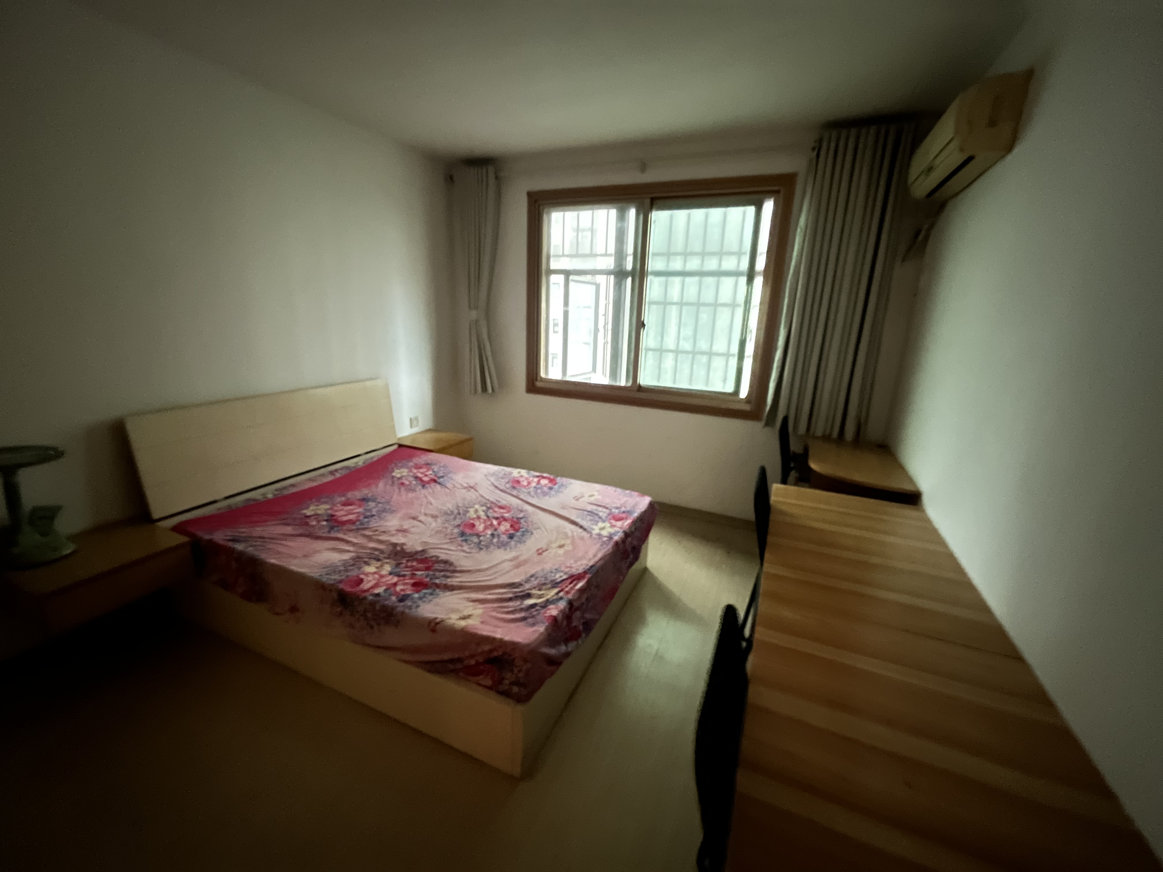 名牌大厦  3室2厅2卫   2000.00元/月室内图