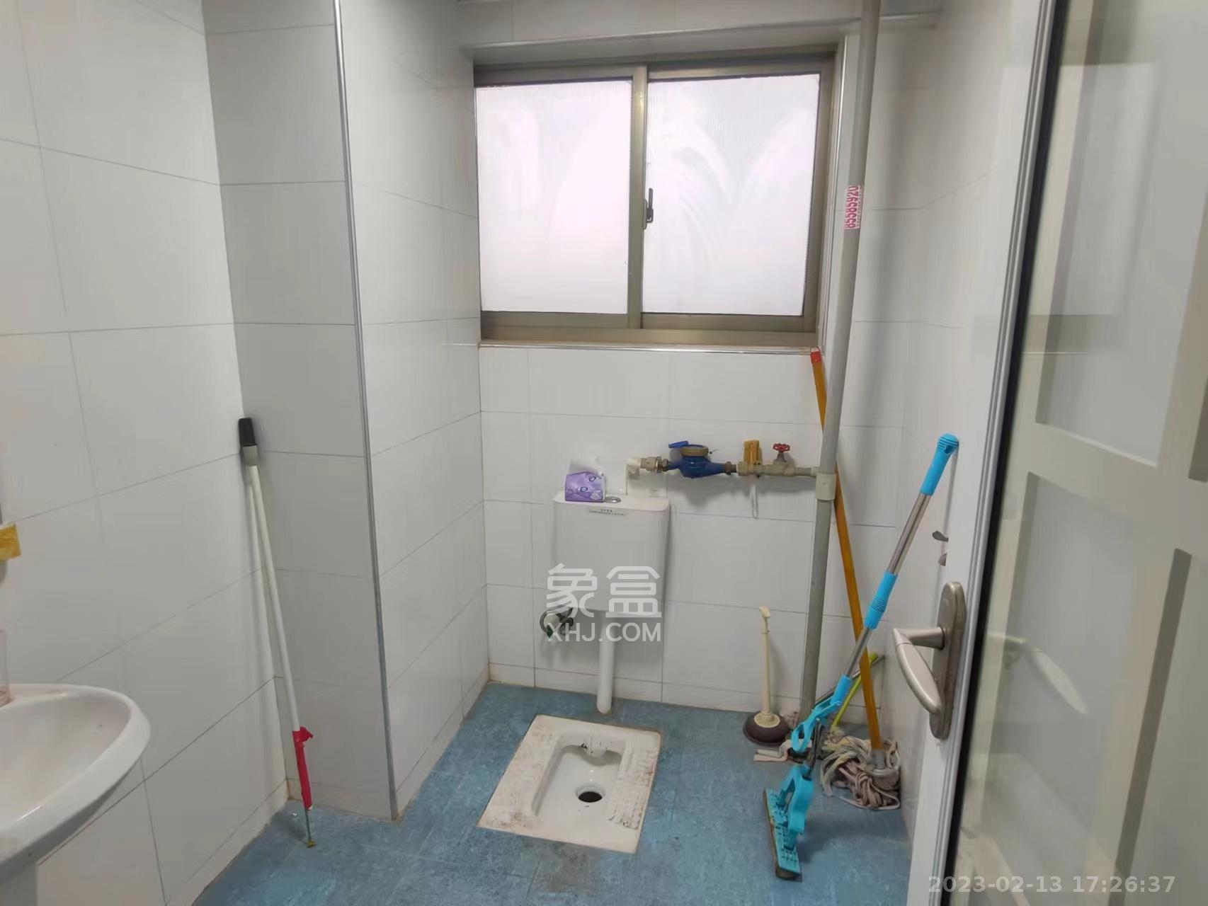 南国嘉苑  4室2厅2卫   4000.00元/月室内图