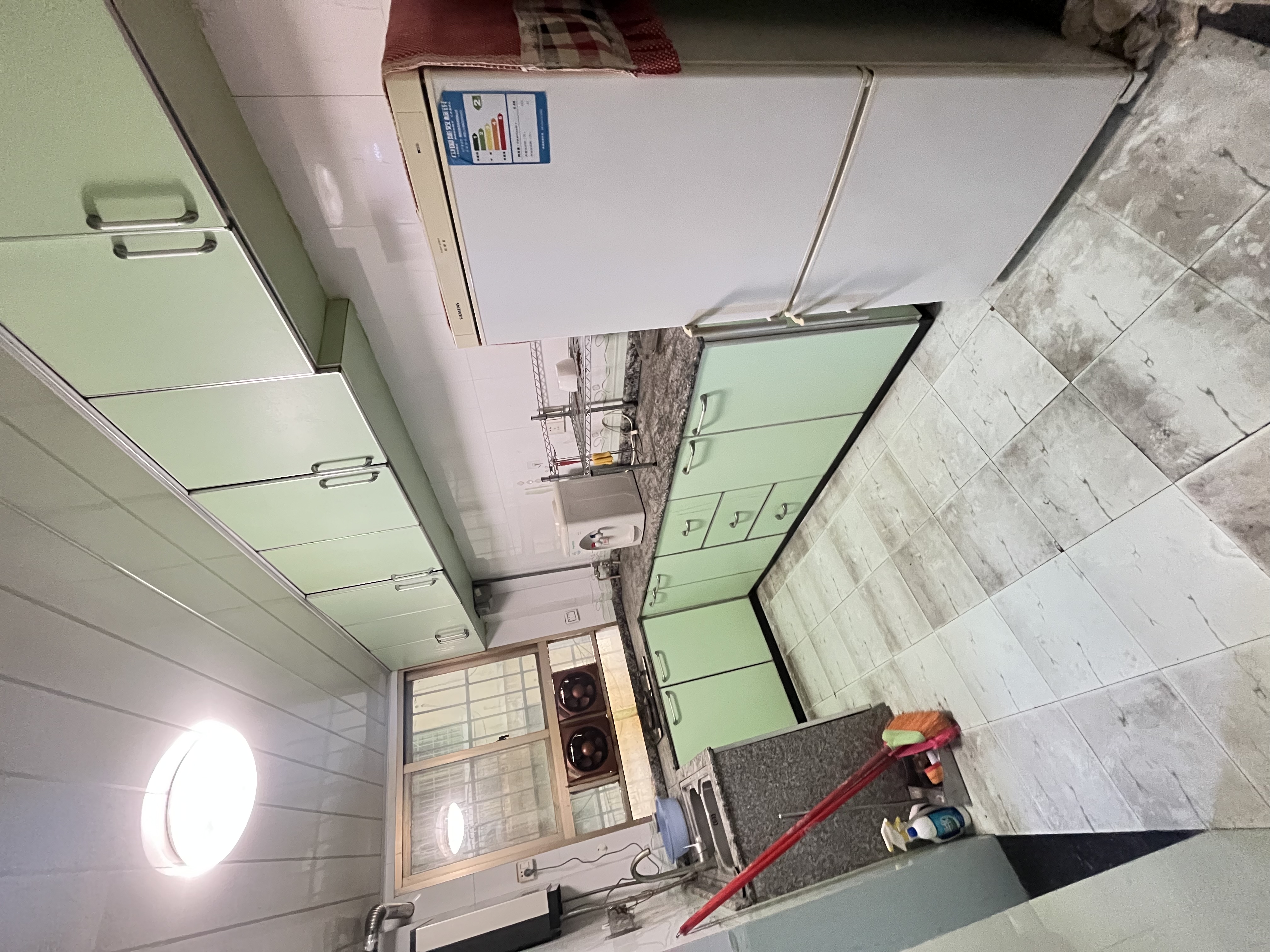 名牌大厦  3室2厅2卫   2000.00元/月室内图