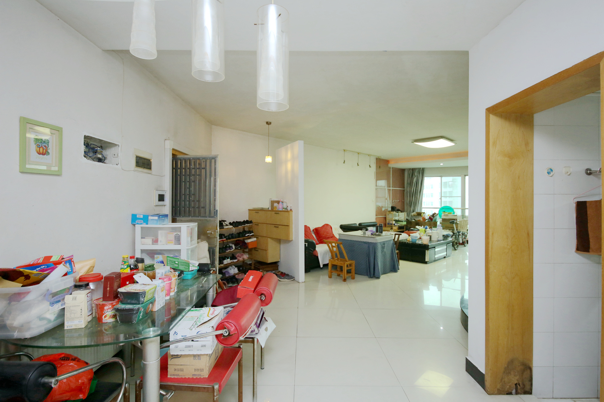 龙柏小区  4室2厅2卫   166.60万客厅