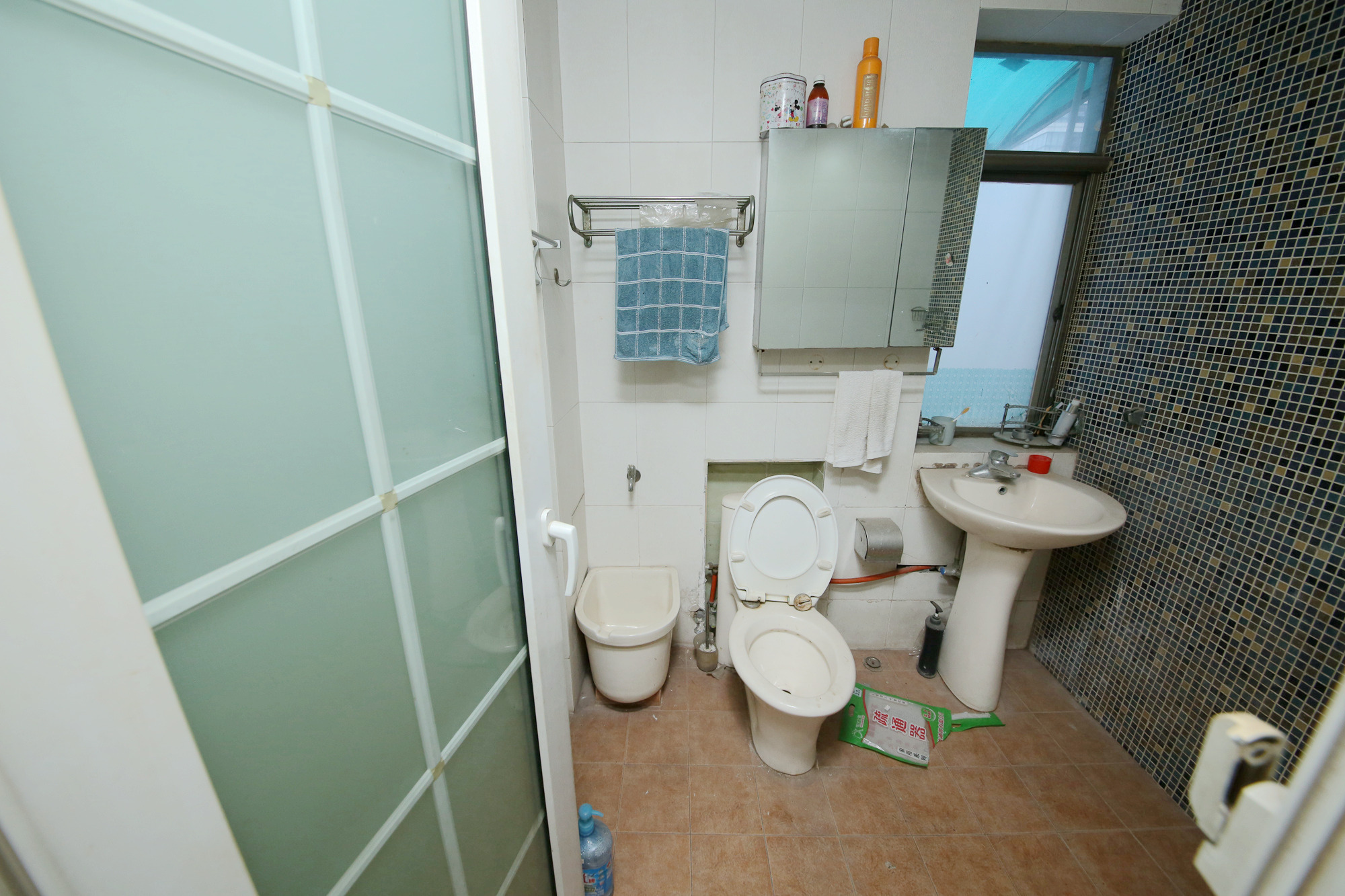 西南明苑  6室2厅1卫   143.00万卫生间