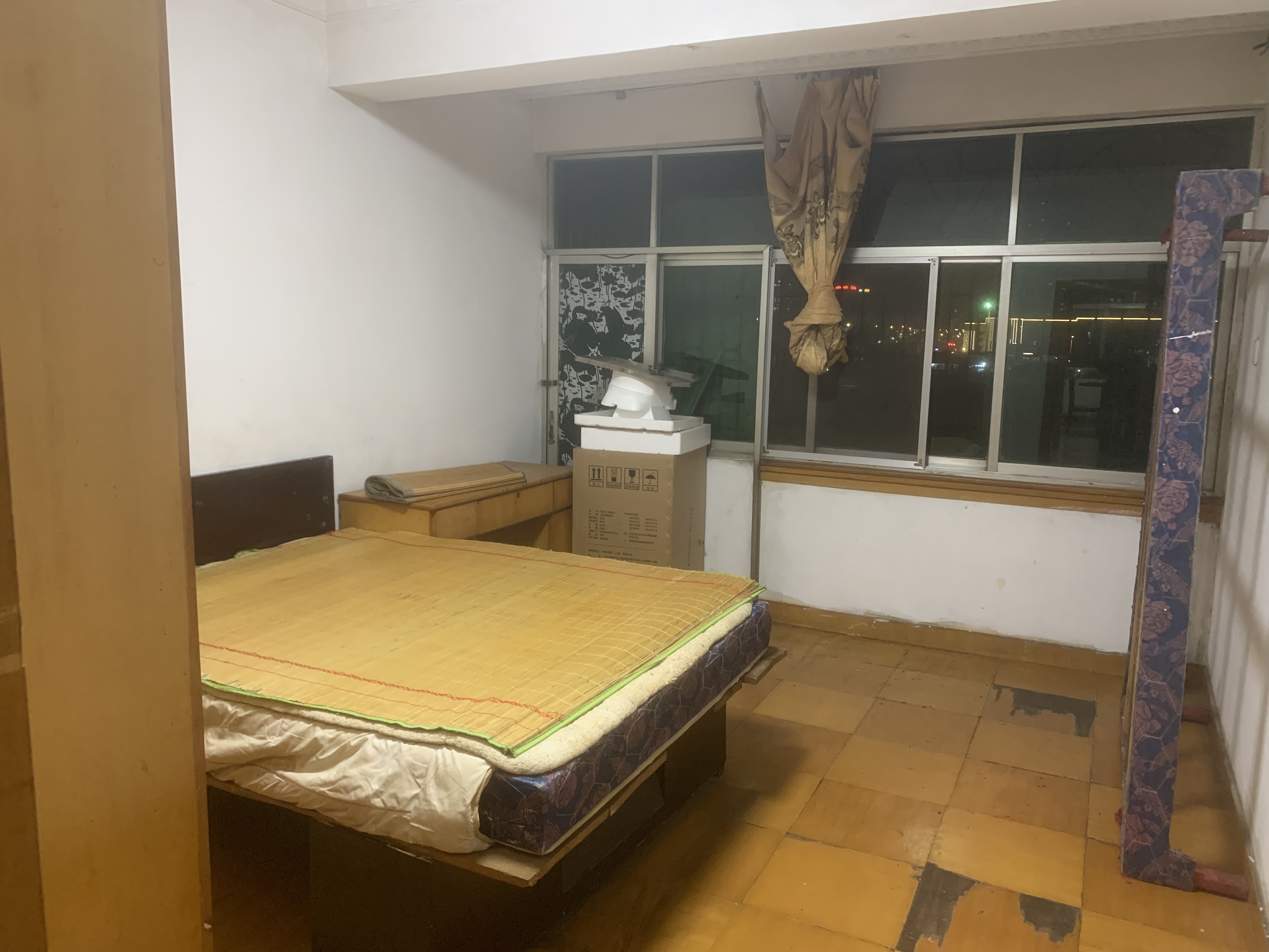 龙泉路散盘  2室2厅2卫    15.0万 龙泉路散盘  2室2厅2卫    15.0万室内图