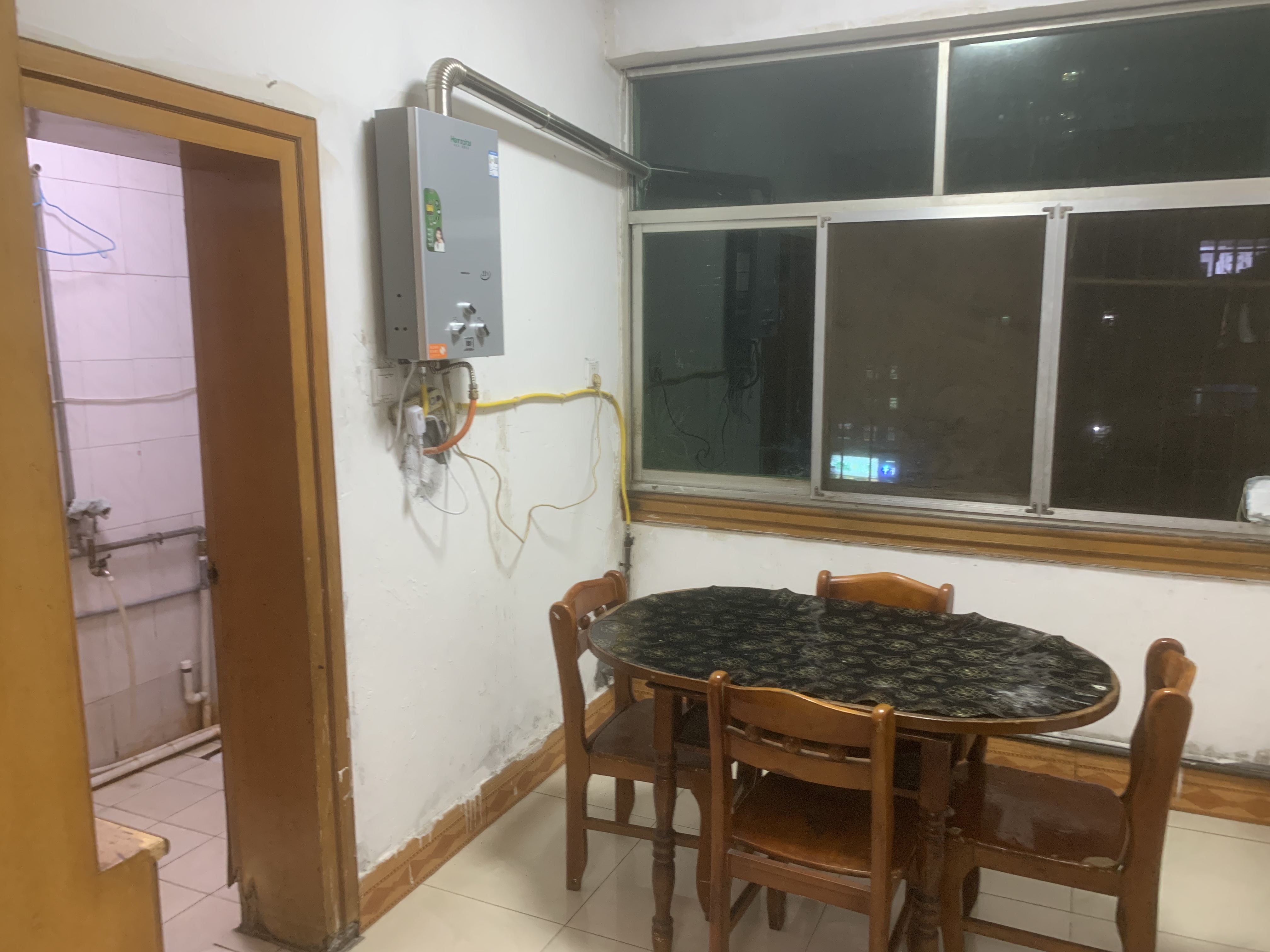 龙泉路散盘  2室2厅2卫    15.0万 龙泉路散盘  2室2厅2卫    15.0万室内图