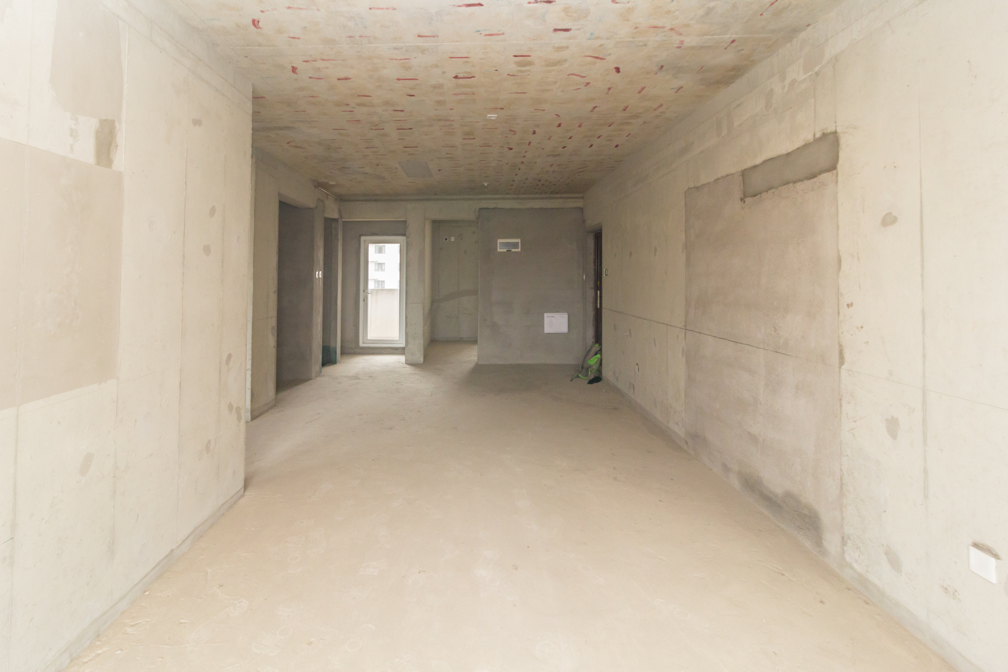 芙蓉万国城MOMA（卓越汇富苑）  4室2厅2卫   98.80万客厅