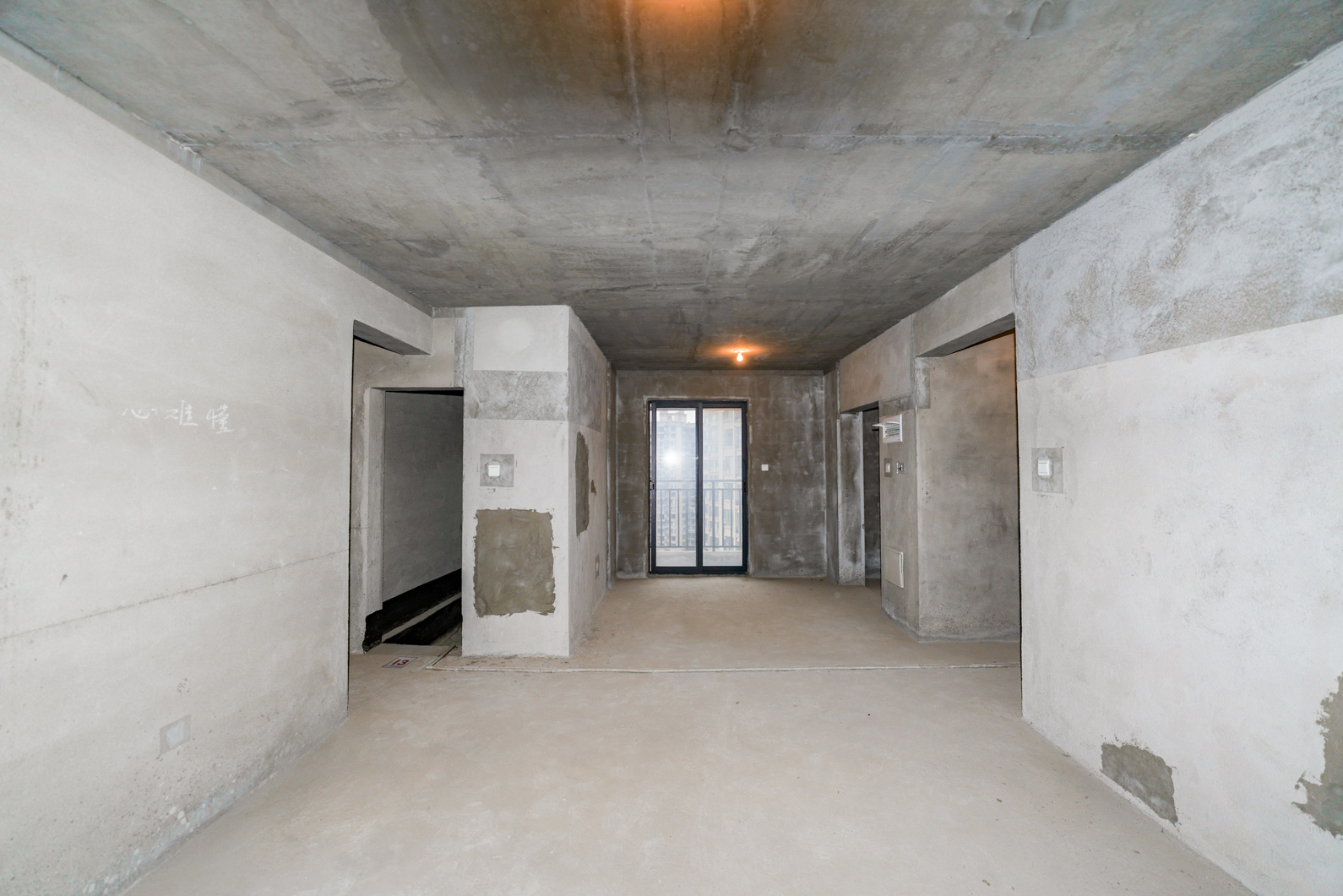 中建嘉和城  4室2厅2卫   136.00万客厅