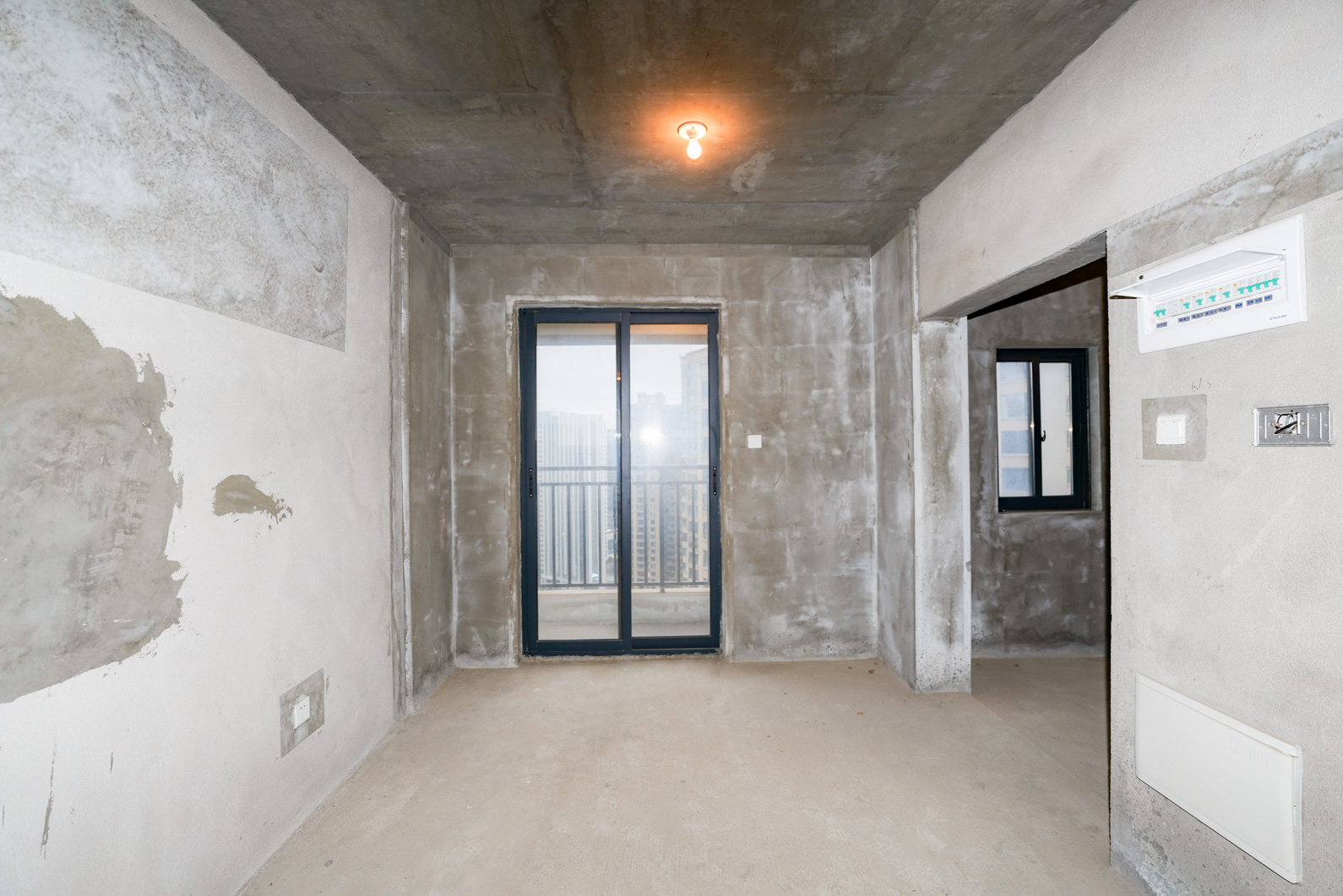 中建嘉和城  4室2厅2卫   136.00万客厅
