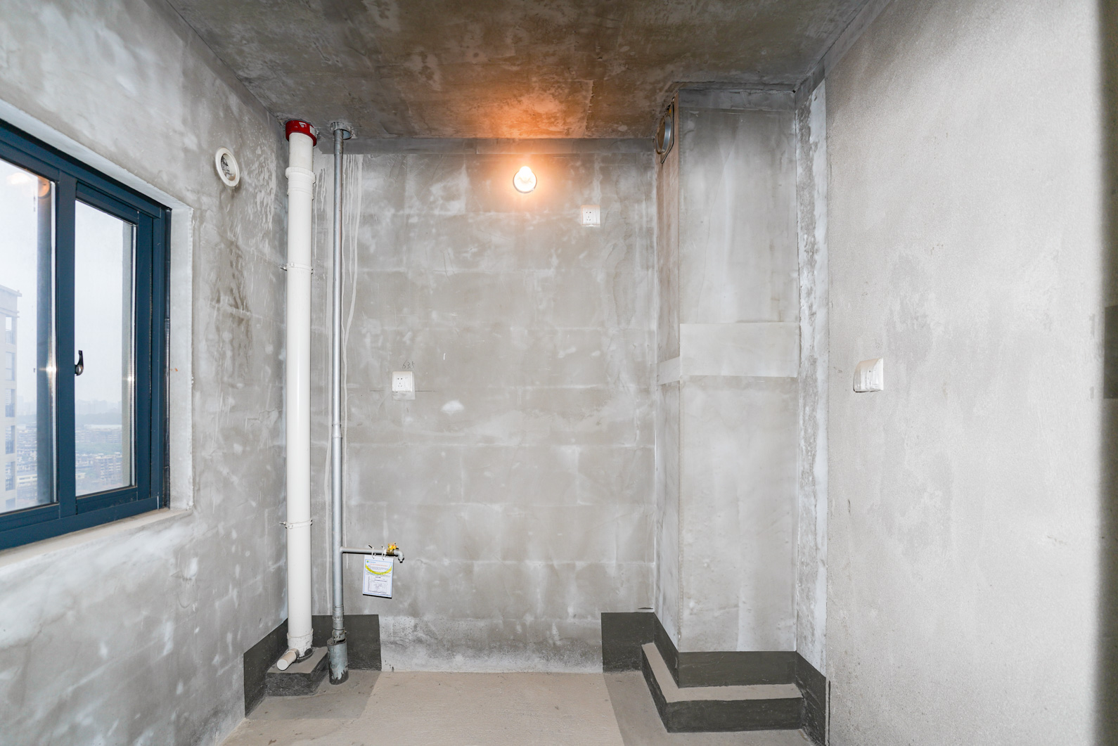 中建嘉和城  4室2厅2卫   136.00万厨房