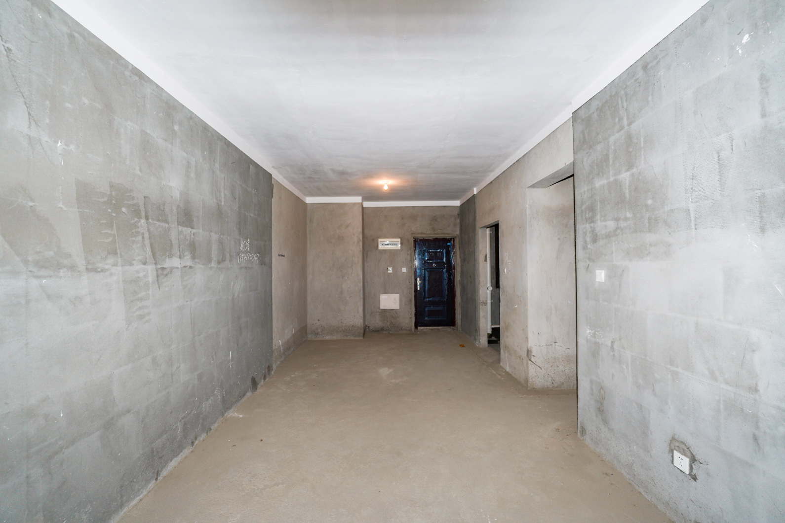 中建信和城  3室2厅1卫    90.0万 中建信和城  3室2厅1卫    90.0万客厅