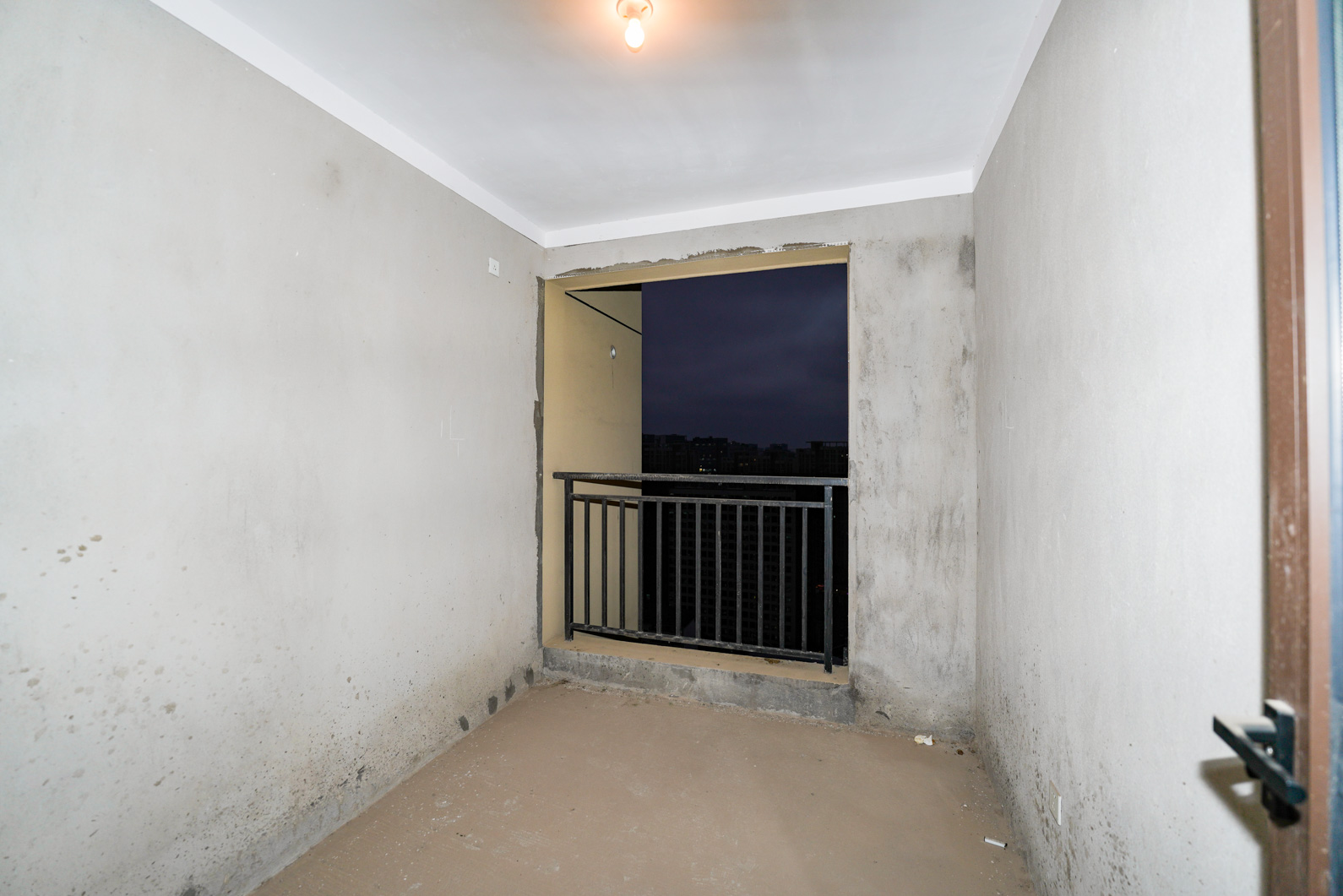 中建信和城  3室2厅1卫    90.0万 中建信和城  3室2厅1卫    90.0万卧室