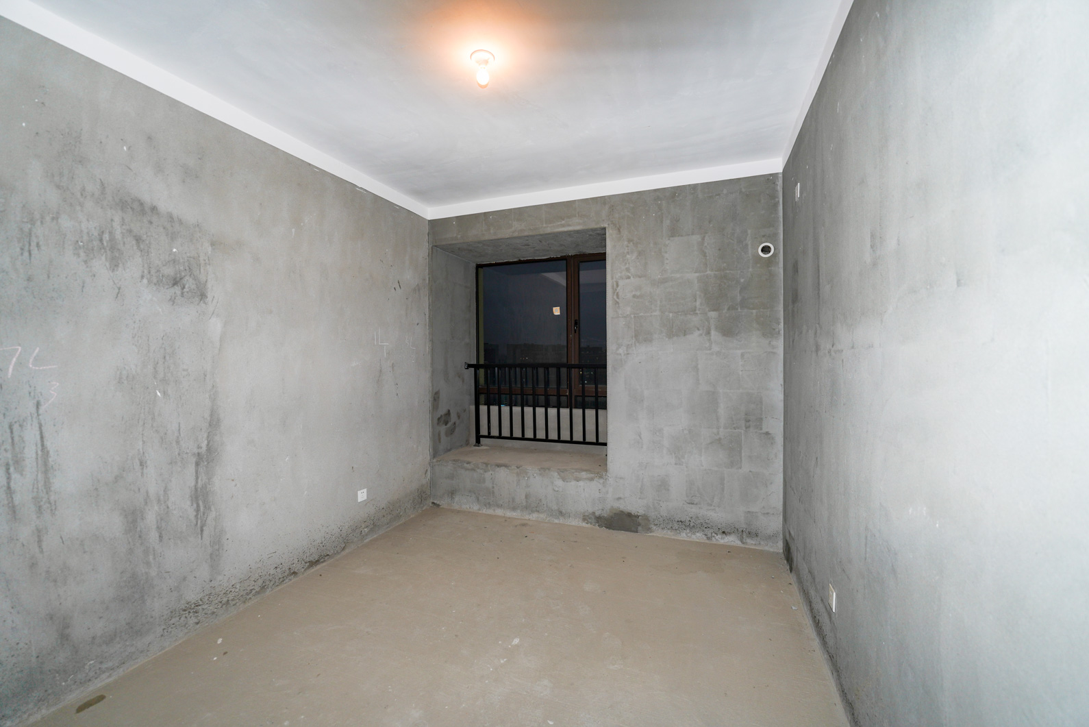 中建信和城  3室2厅1卫    90.0万 中建信和城  3室2厅1卫    90.0万卧室