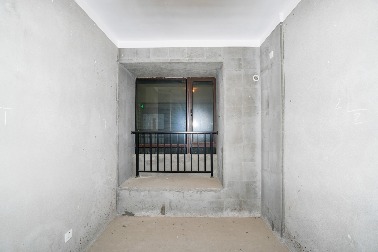 中建信和城  3室2厅1卫    90.0万 中建信和城  3室2厅1卫    90.0万卧室