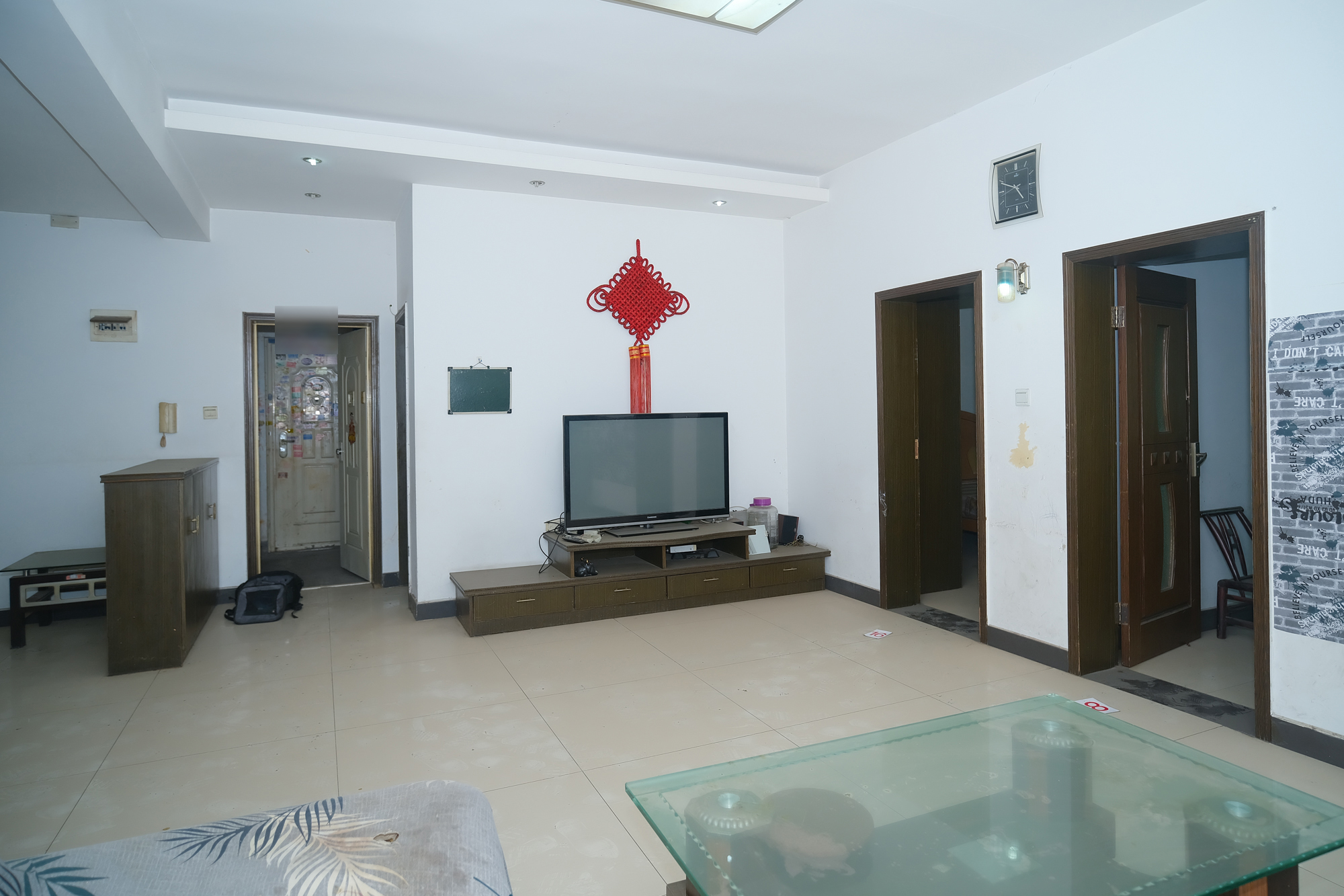 中南汽车世界  3室2厅1卫    35.8万 中南汽车世界  3室2厅1卫    35.8万客厅