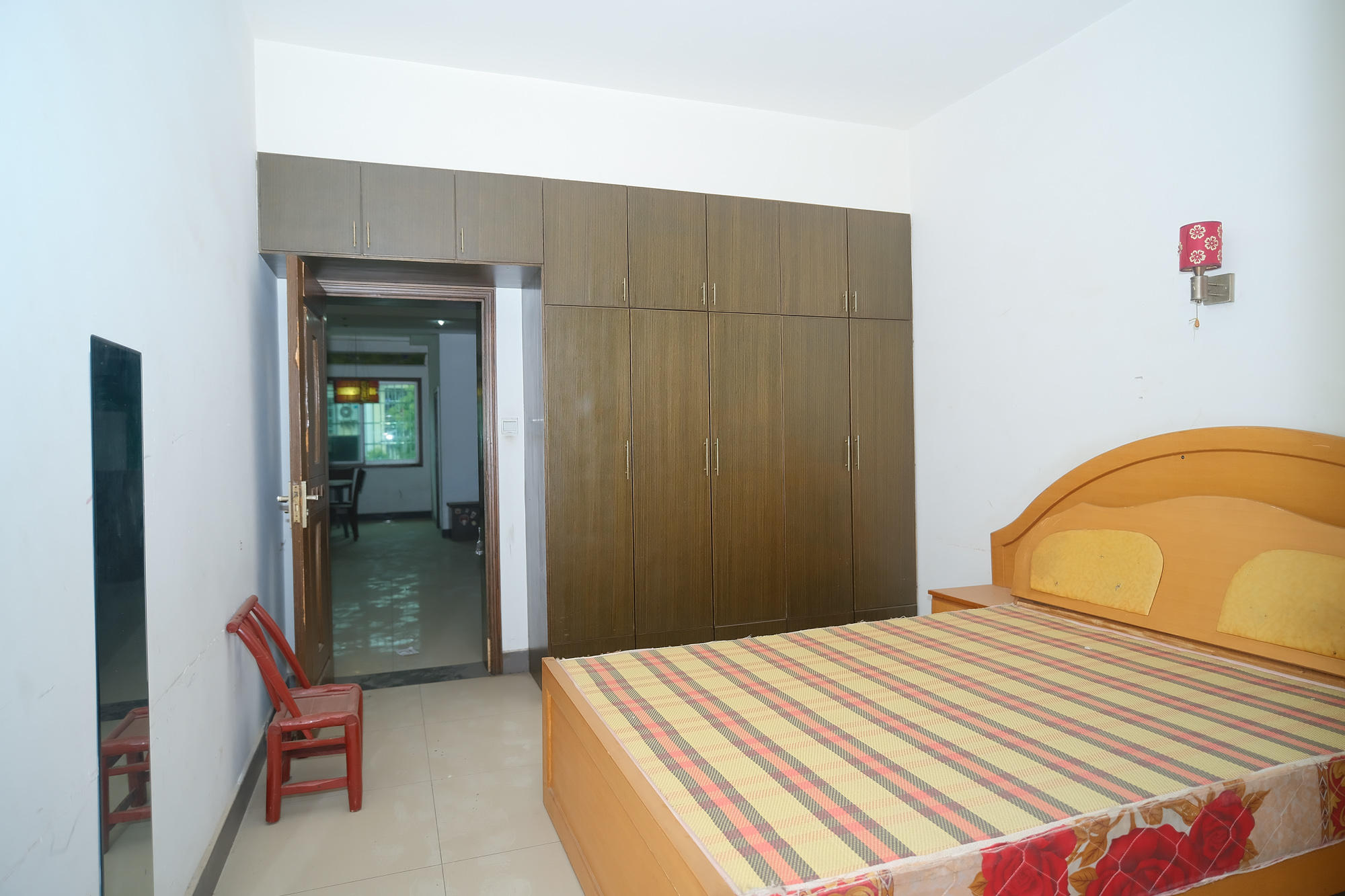 中南汽车世界  3室2厅1卫    35.8万 中南汽车世界  3室2厅1卫    35.8万卧室