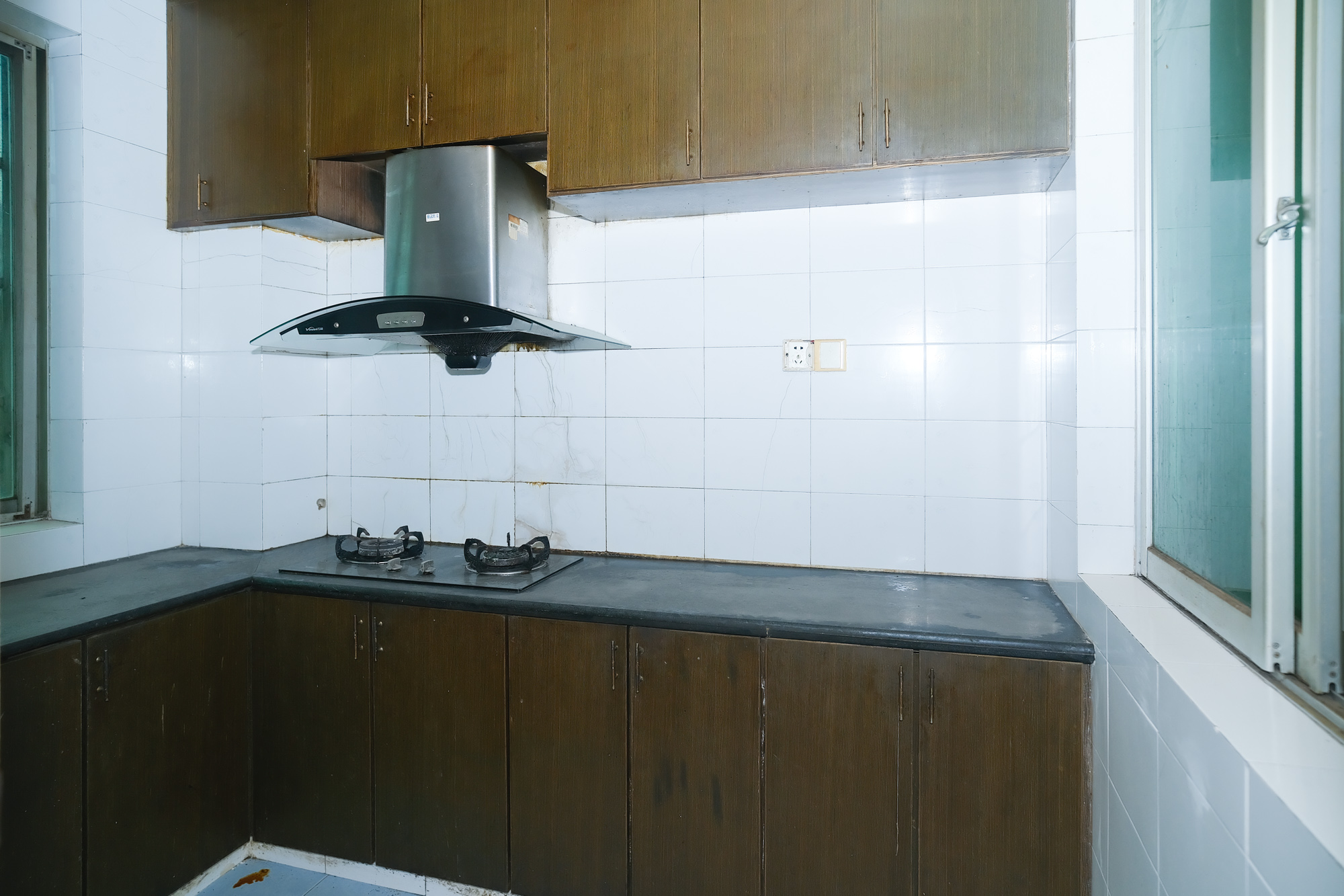 中南汽车世界  3室2厅1卫    35.8万 中南汽车世界  3室2厅1卫    35.8万厨房