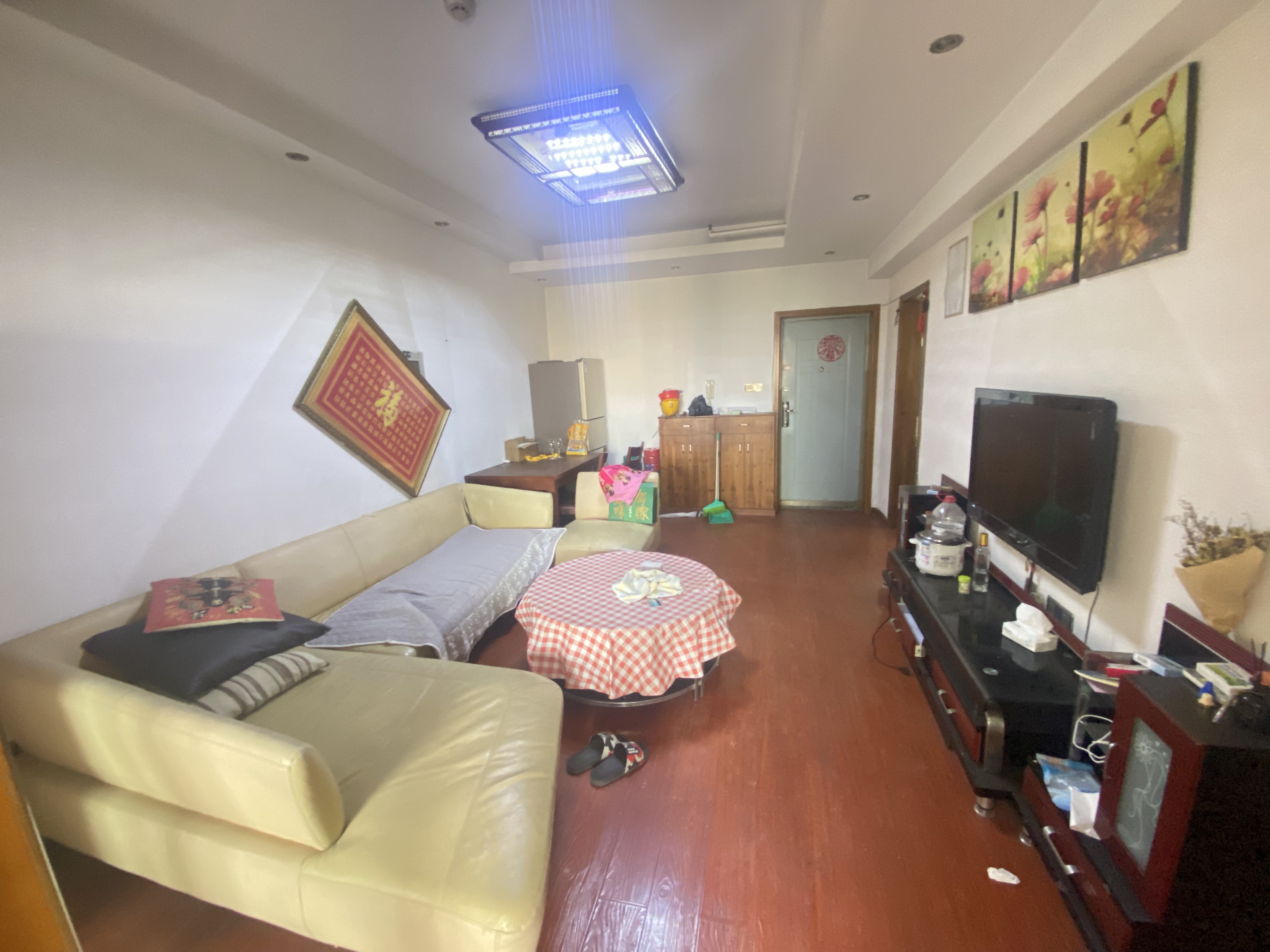 左右小区  2室1厅1卫   1900.00元/月室内图