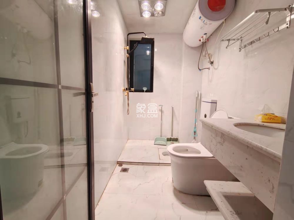 美的林城时代  3室2厅2卫   3300.00元/月室内图