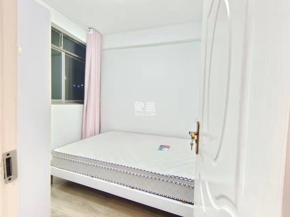 美的林城时代  3室2厅2卫   3300.00元/月室内图