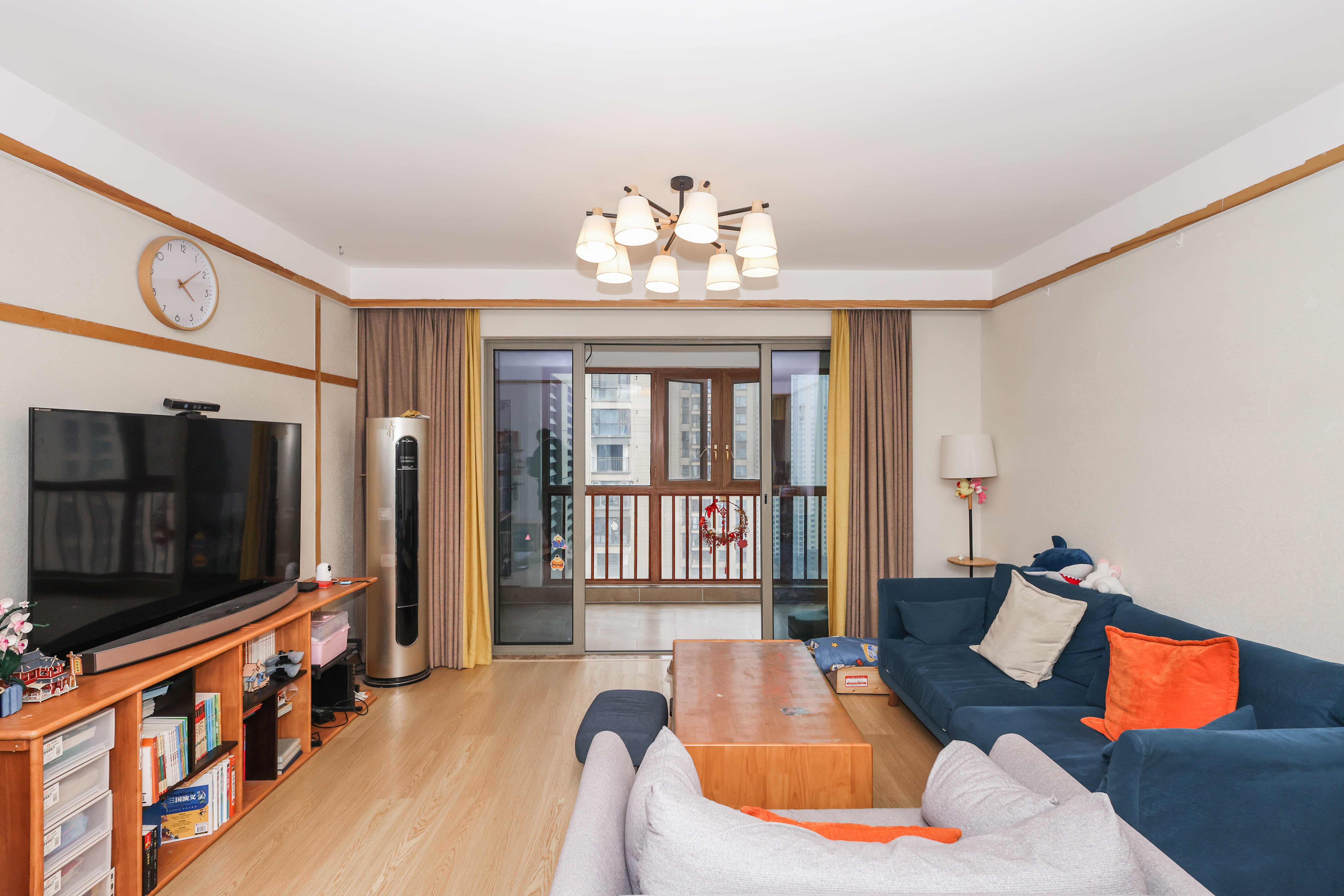 梅溪湖金茂悦（金悦雅苑）  4室2厅2卫    252.0万客厅