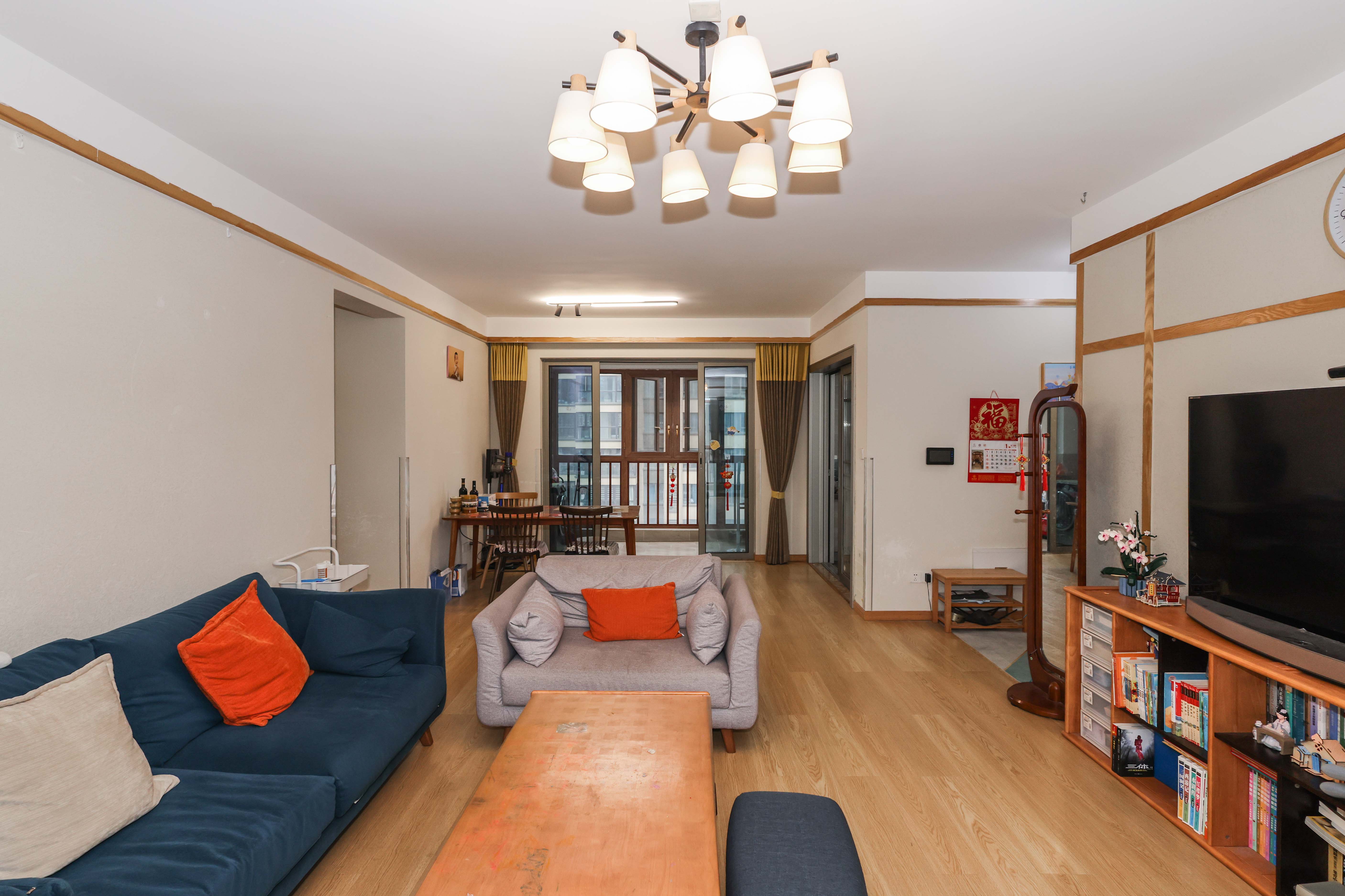 梅溪湖金茂悦（金悦雅苑）  4室2厅2卫    252.0万客厅