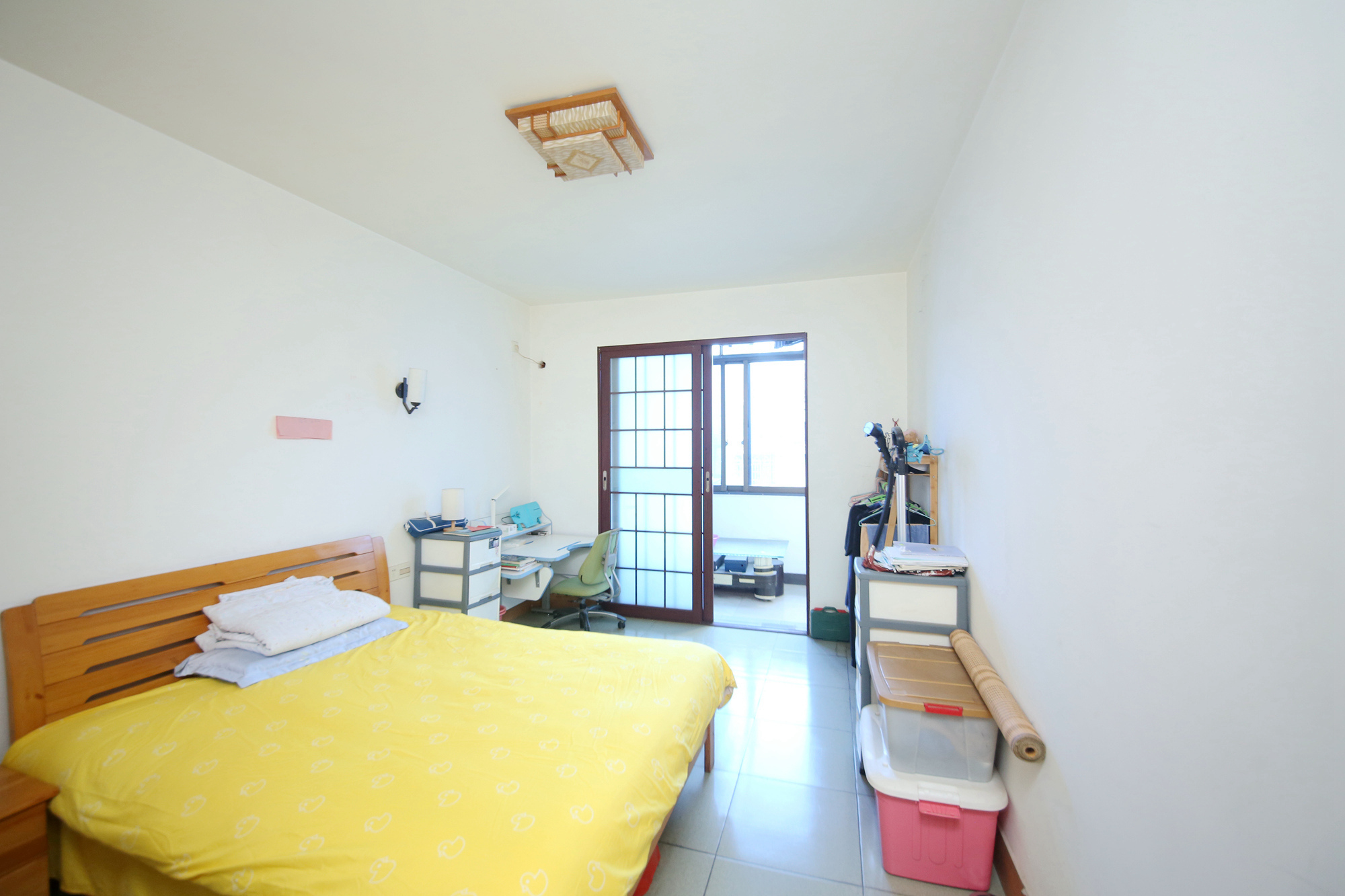 晨光花园  3室1厅1卫   68.90万卧室
