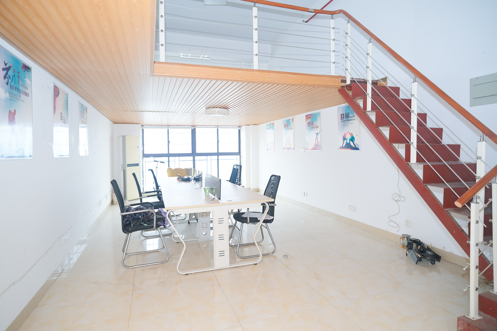 金科时代中心 1室1厅1卫 30.00万 金科时代中心 1室1厅1卫 30.00万客厅