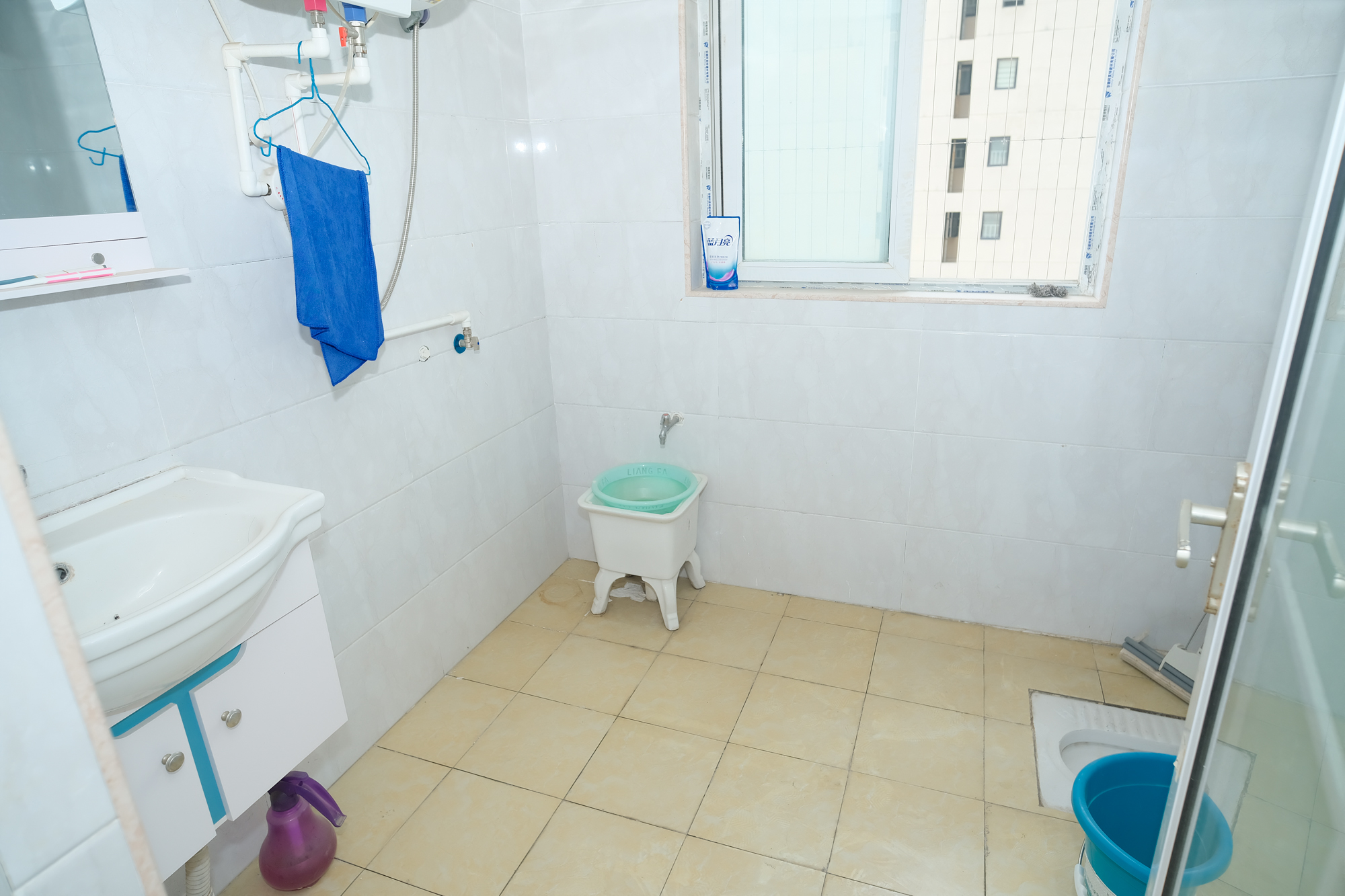 金科时代中心 1室1厅1卫 30.00万 金科时代中心 1室1厅1卫 30.00万卫生间