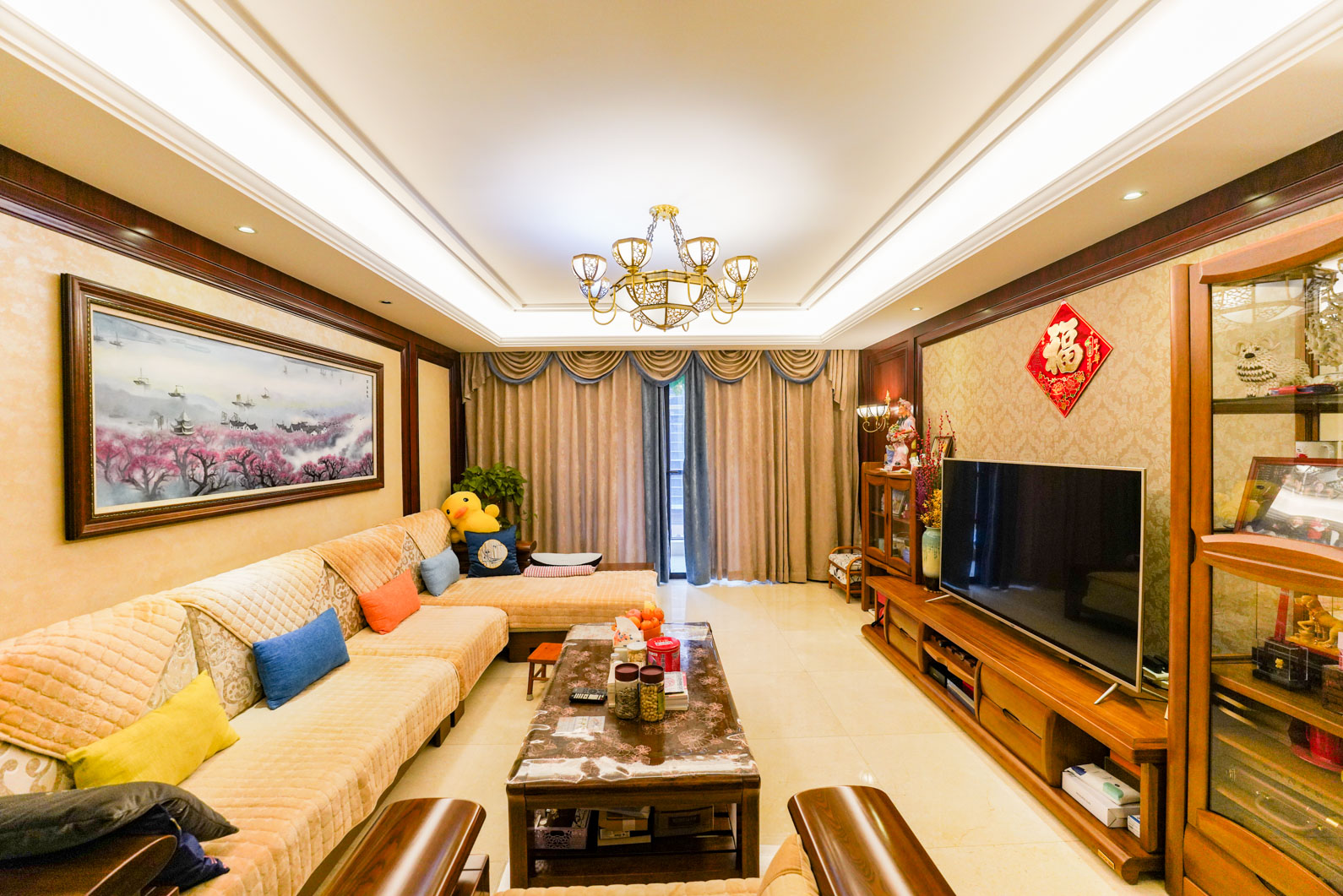 运达中央广场一、二期  3室2厅2卫    365.0万客厅