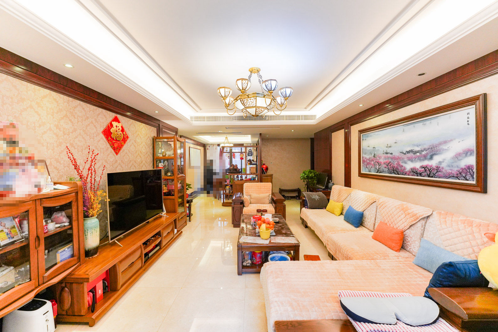 运达中央广场一、二期  3室2厅2卫    365.0万客厅