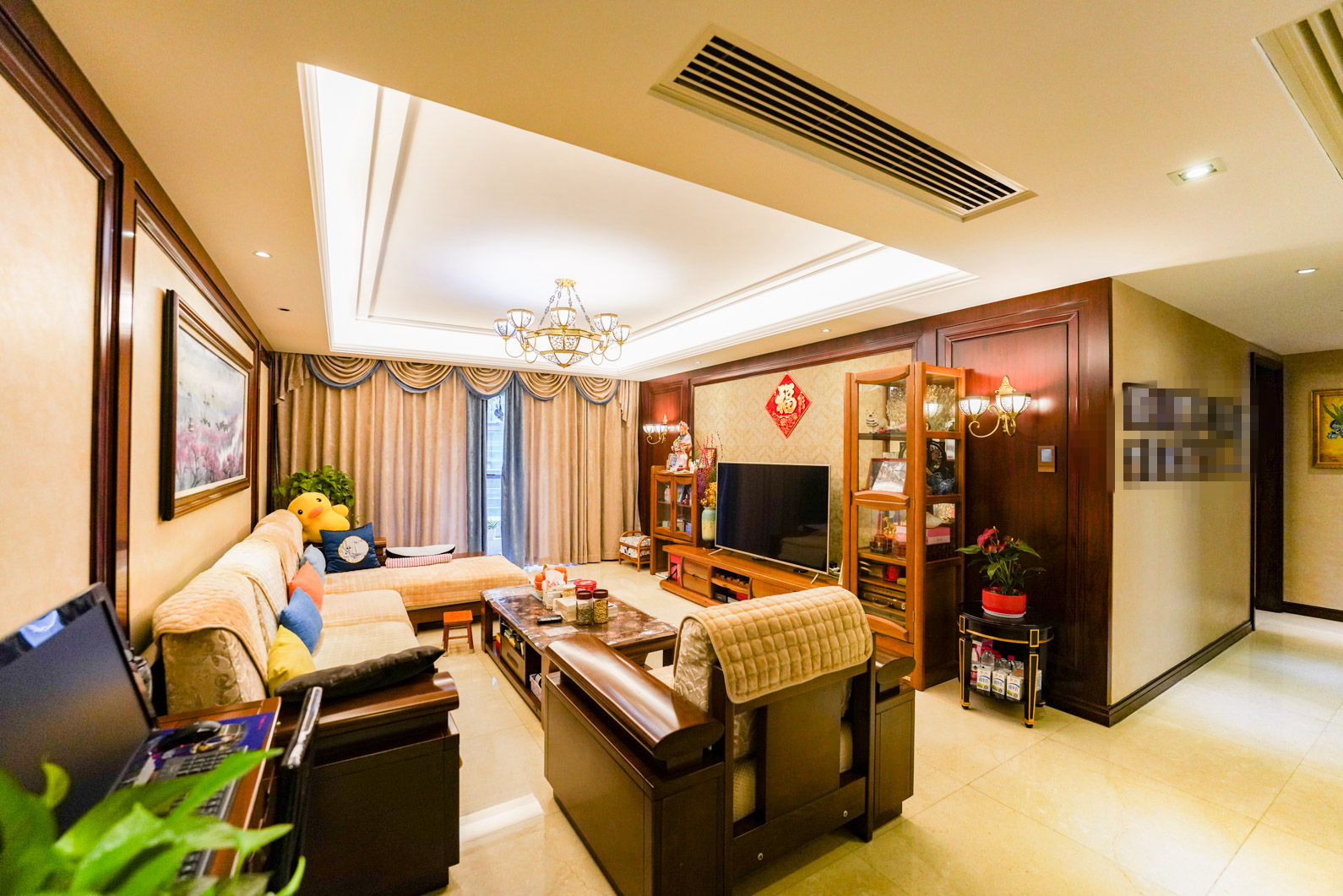 运达中央广场一、二期  3室2厅2卫    365.0万客厅