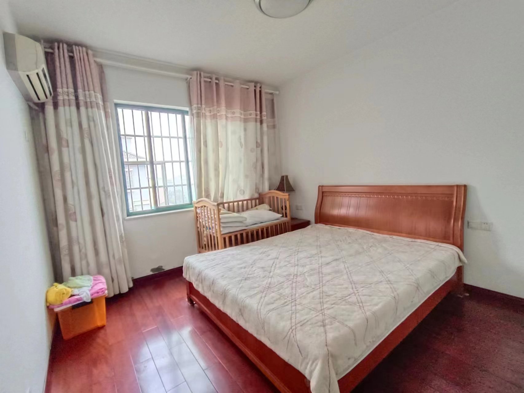 圣华名城建设北路110号  4室2厅1卫    67.0万 圣华名城建设北路110号  4室2厅1卫    67.0万室内图