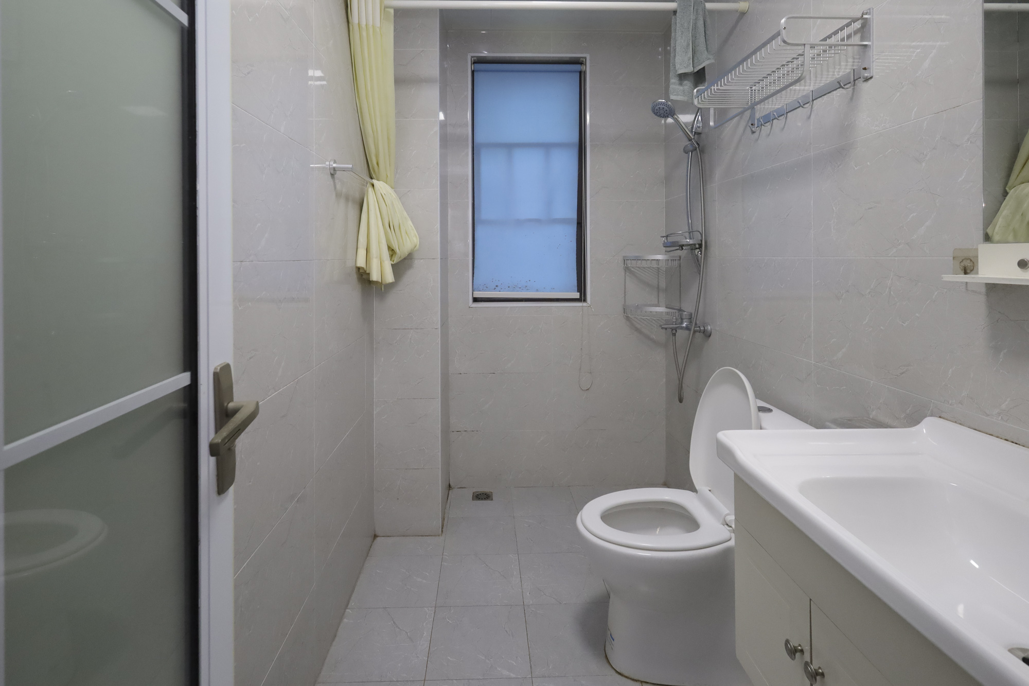 保利西海岸B区  3室2厅2卫    188.8万卫生间