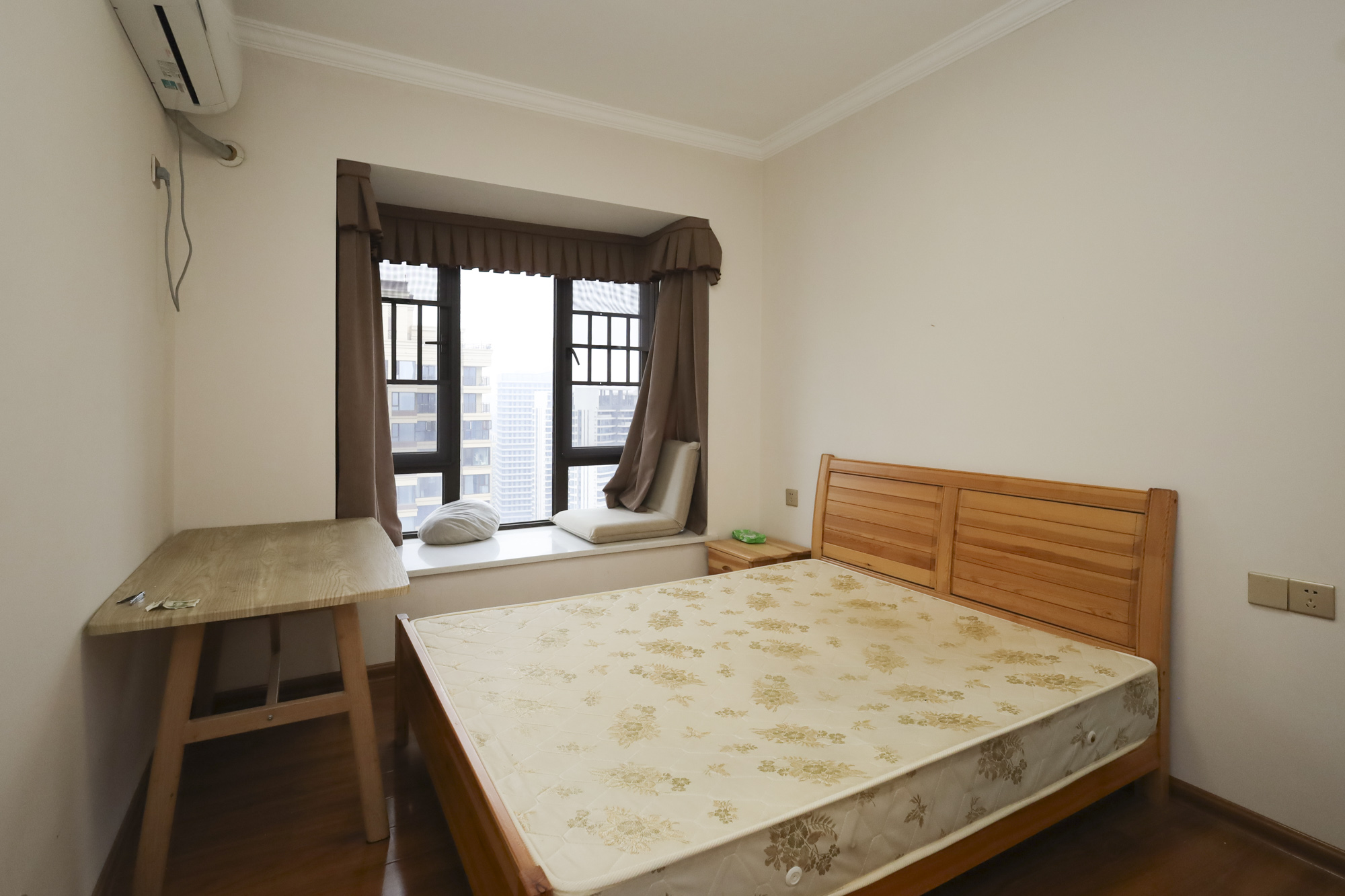 保利西海岸B区  3室2厅2卫    188.8万卧室