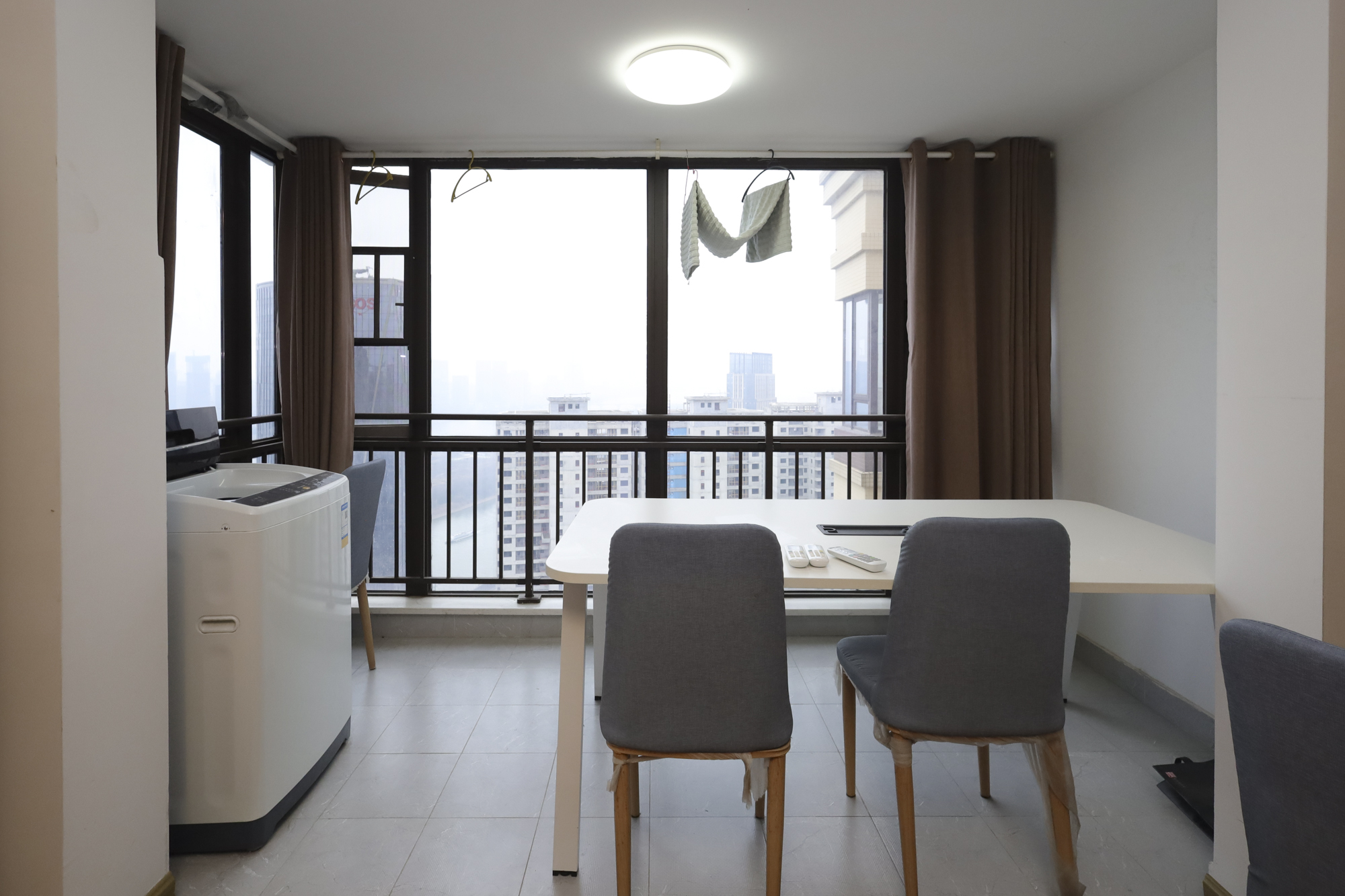 保利西海岸B区  3室2厅2卫    188.8万阳台