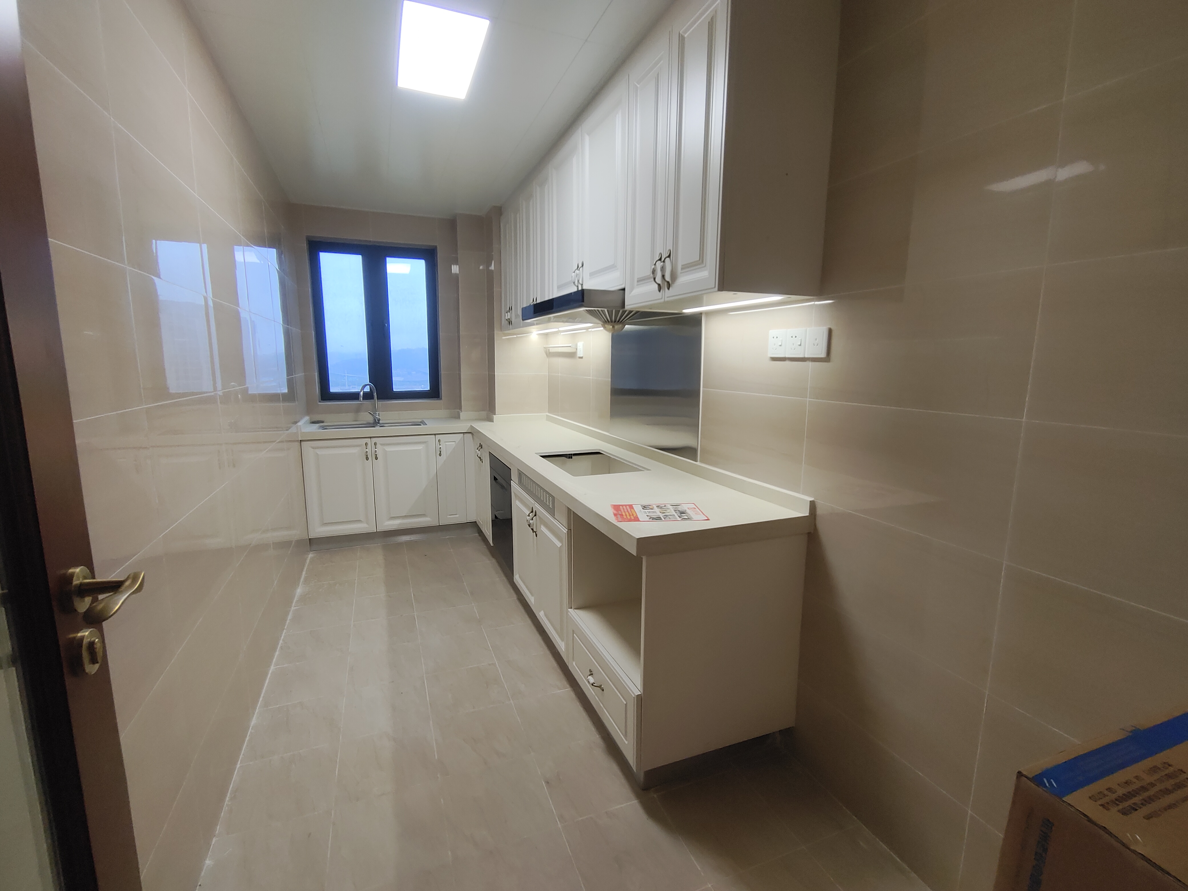 恒大华府  4室2厅2卫    95.0万 恒大华府  4室2厅2卫    95.0万室内图