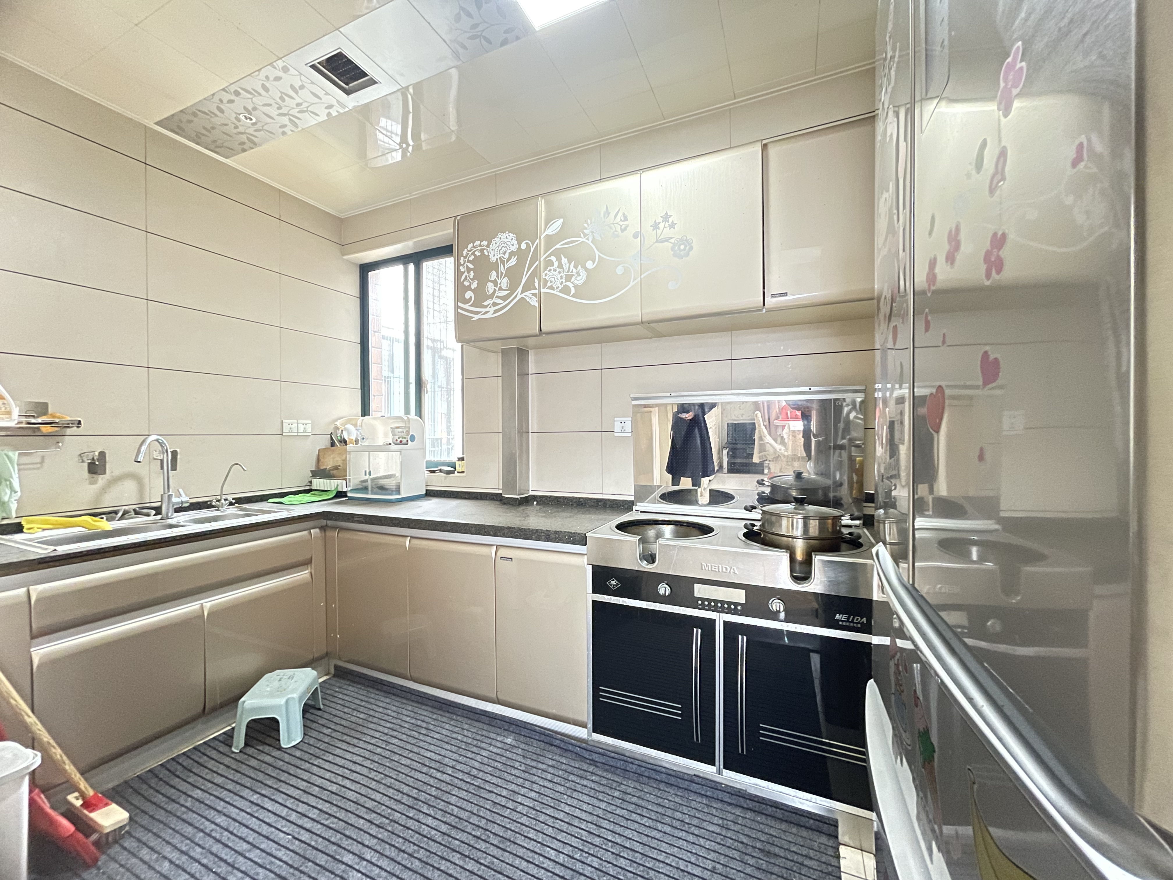 西域名邸  3室2厅1卫    69.8万 西域名邸  3室2厅1卫    69.8万室内图