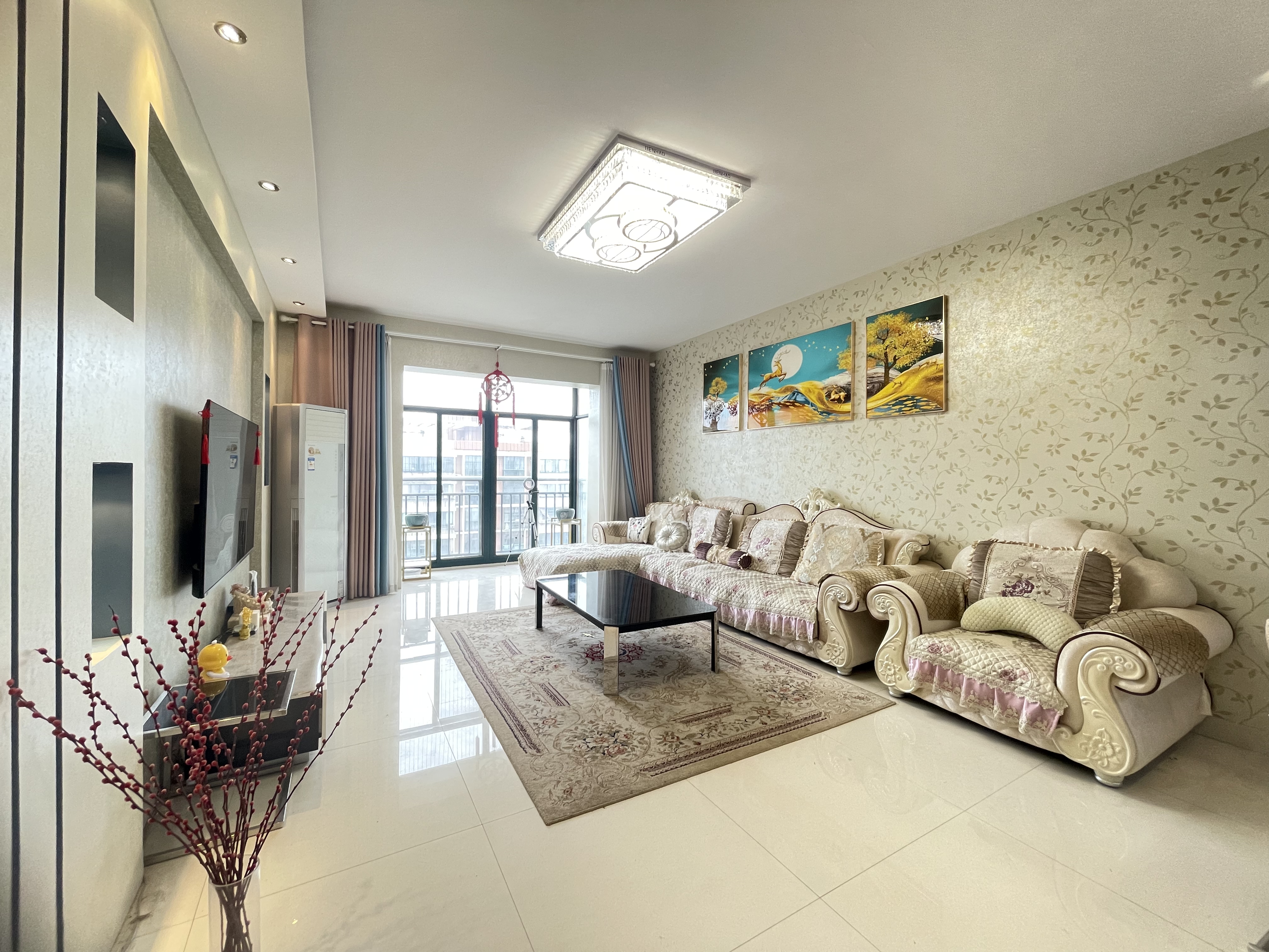 西域名邸  3室2厅1卫    69.8万 西域名邸  3室2厅1卫    69.8万室内图