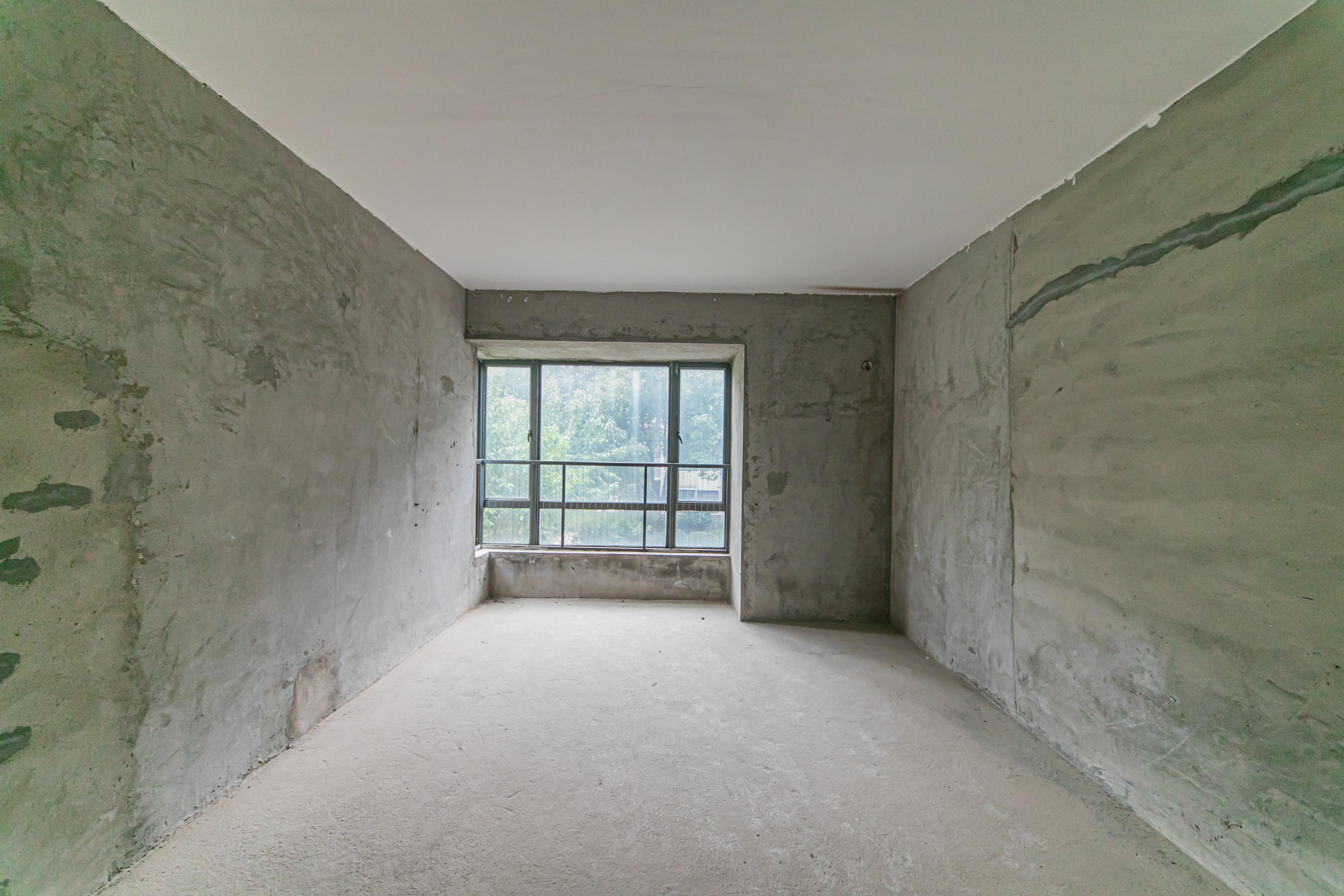 海伦春天  5室2厅2卫    210.0万 海伦春天  5室2厅2卫    210.0万卧室