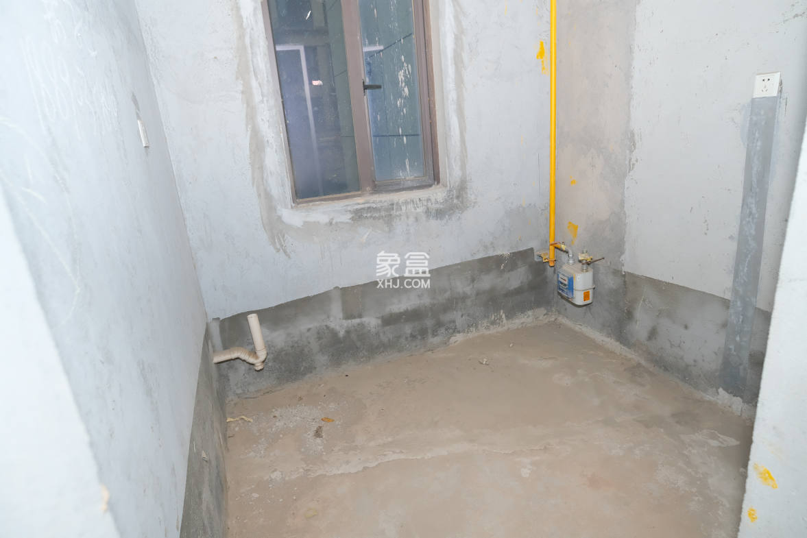 艾美潇湘  5室2厅2卫    190.0万 艾美潇湘  5室2厅2卫    190.0万卫生间